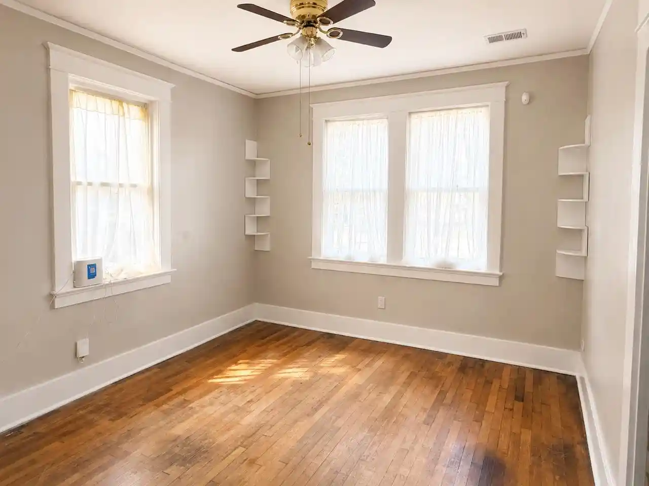 Photo 3 of Single family home for sale at 1809 Crump Ave, Memphis, TN 38107 | MLS# 10229039 | Listing updated on 2026-09-11