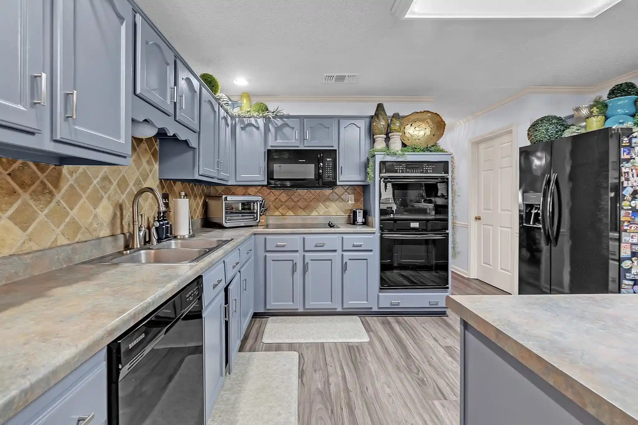 Photo 3 of Single family home for sale at 9002 Brent Ln, Memphis, TN 38016 | MLS# 10229045 | Listing updated on 2026-09-15