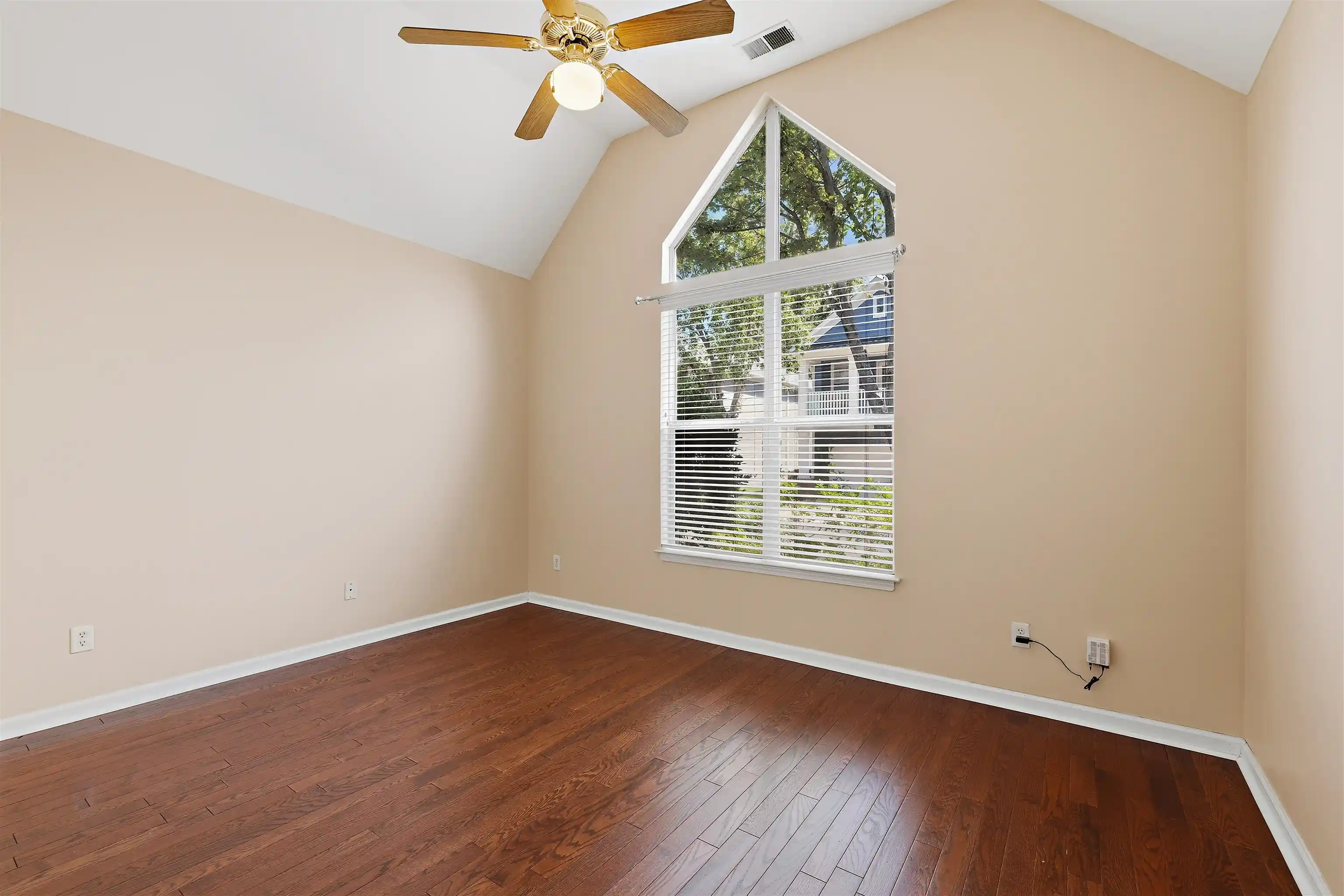 Photo 3 of Single family home for sale at 1183 Harbor River Dr, Memphis, TN 38103 | MLS# 10229054 | Listing updated on 2026-09-10