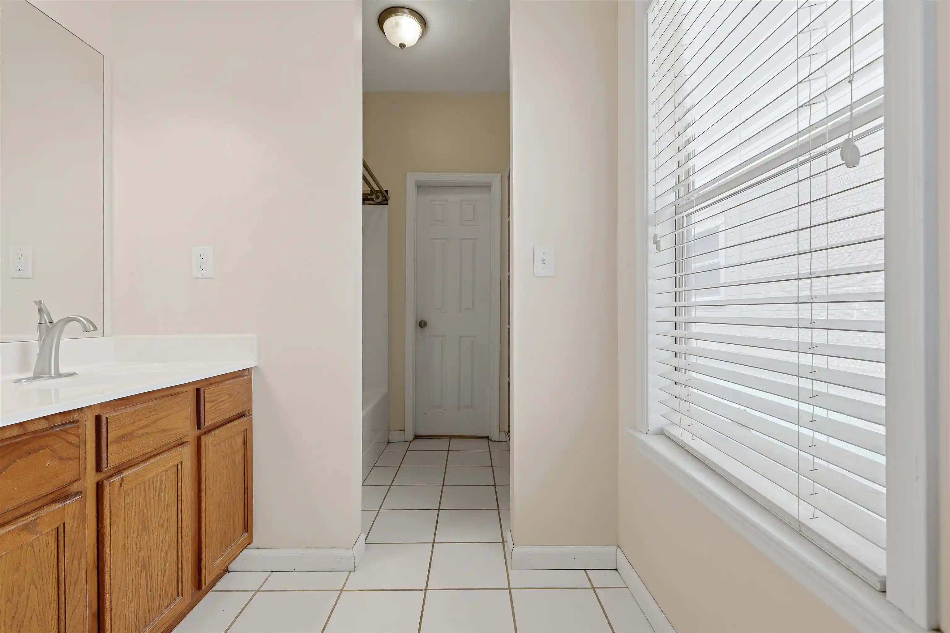 Photo 4 of Single family home for sale at 1183 Harbor River Dr, Memphis, TN 38103 | MLS# 10229054 | Listing updated on 2026-09-10