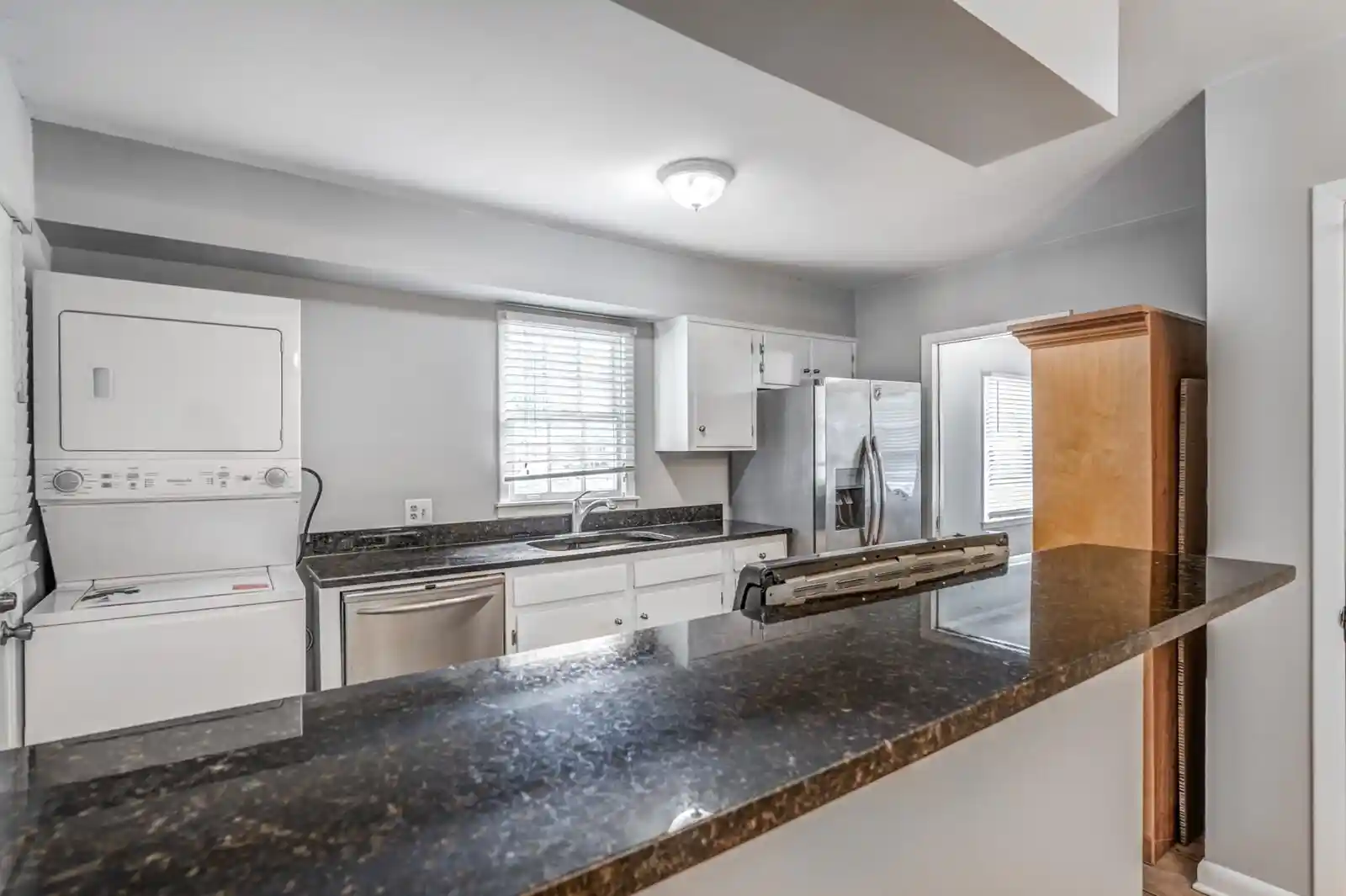 Photo 3 of Sale Pending at 4890 Helene Rd, Memphis, TN 38117 | MLS# 10229070 | Listing updated on 2026-09-21