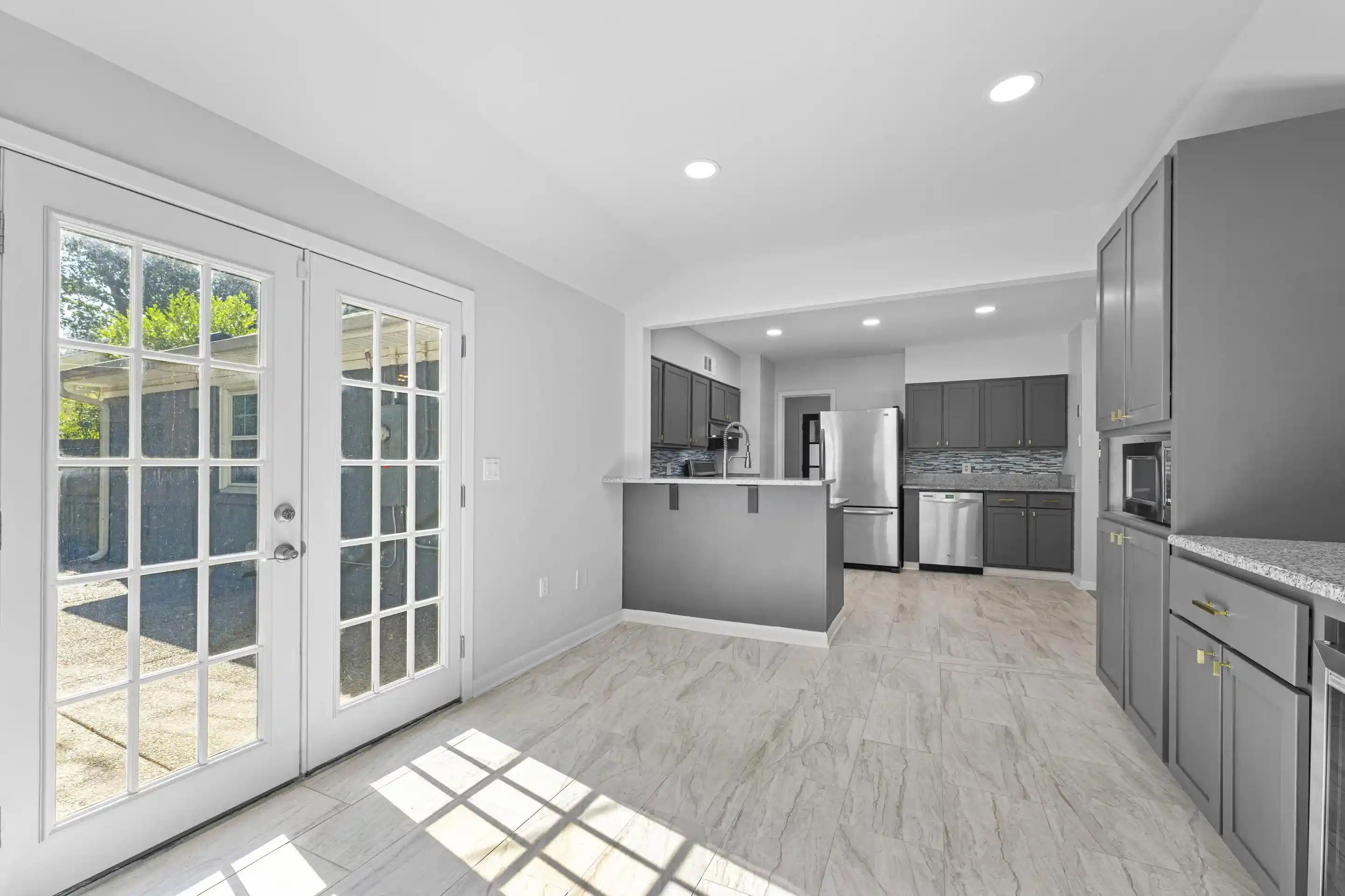 Photo 3 of Sale Pending at 5110 Verosa Ave, Memphis, TN 38117 | MLS# 10229079 | Listing updated on 2026-09-17