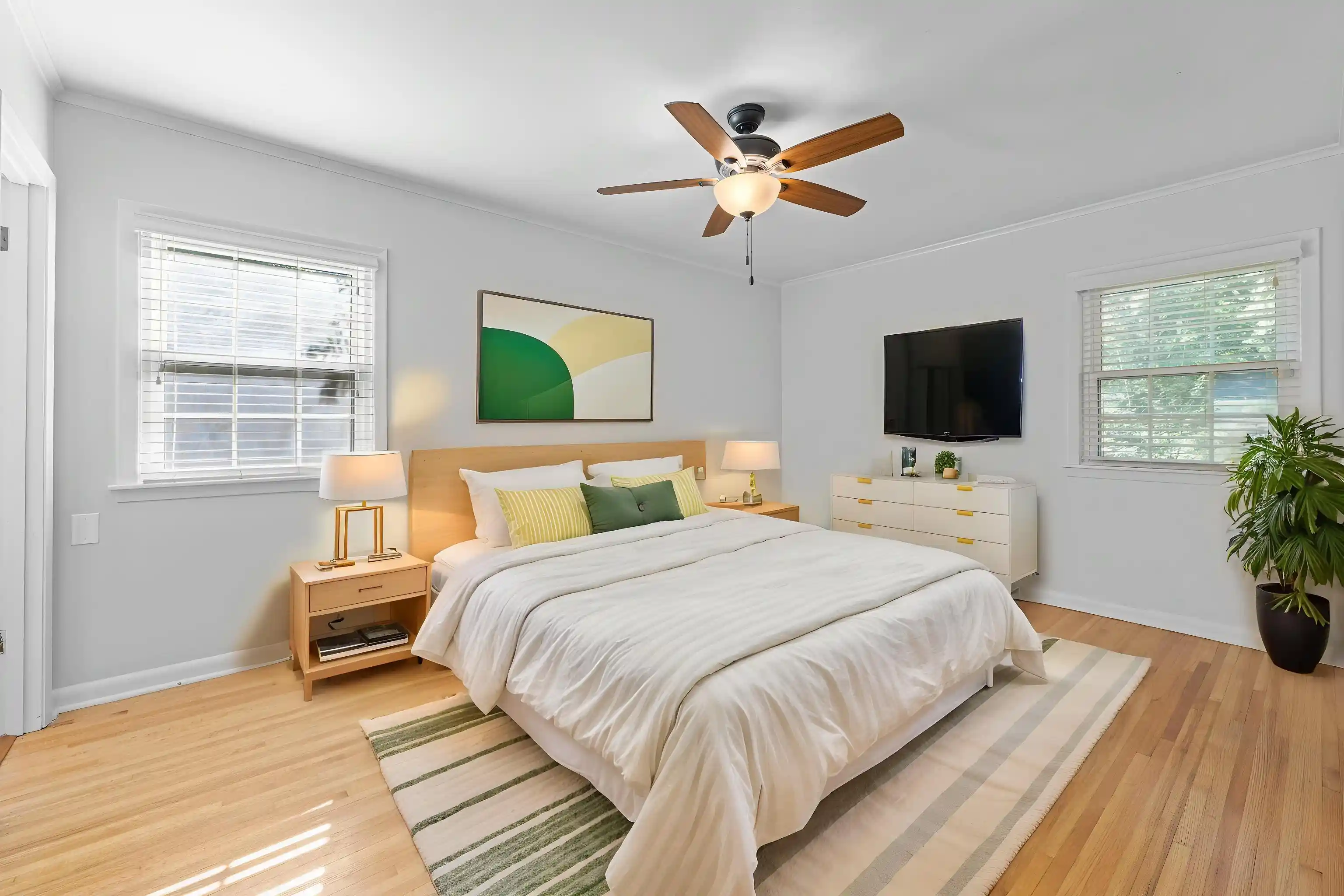 Photo 3 of Sale Pending at 5110 Verosa Ave, Memphis, TN 38117 | MLS# 10229079 | Listing updated on 2026-09-17