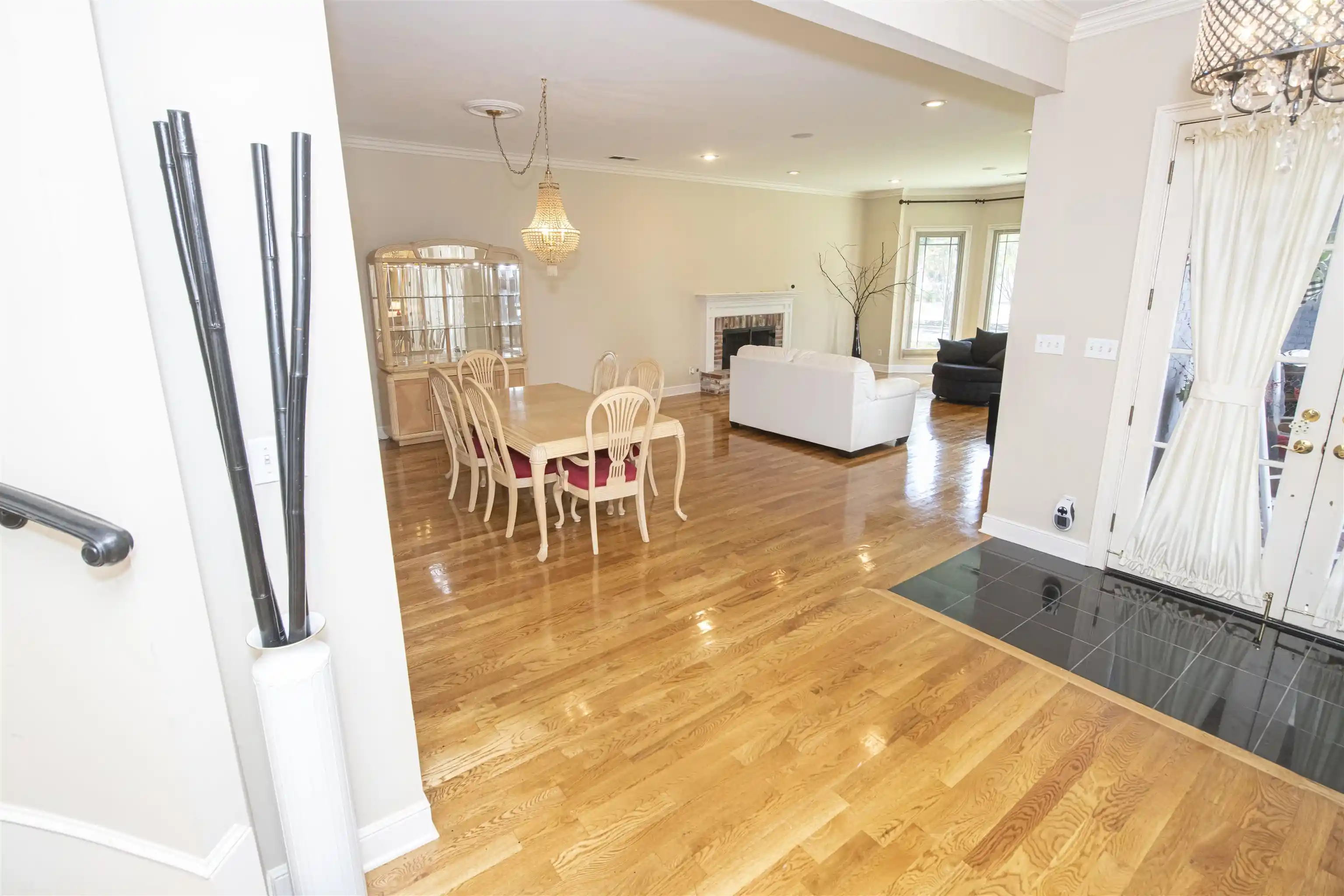 Photo 3 of Single family home for sale at 100 Founders Ln, Memphis, TN 38103 | MLS# 10229084 | Listing updated on 2026-10-02