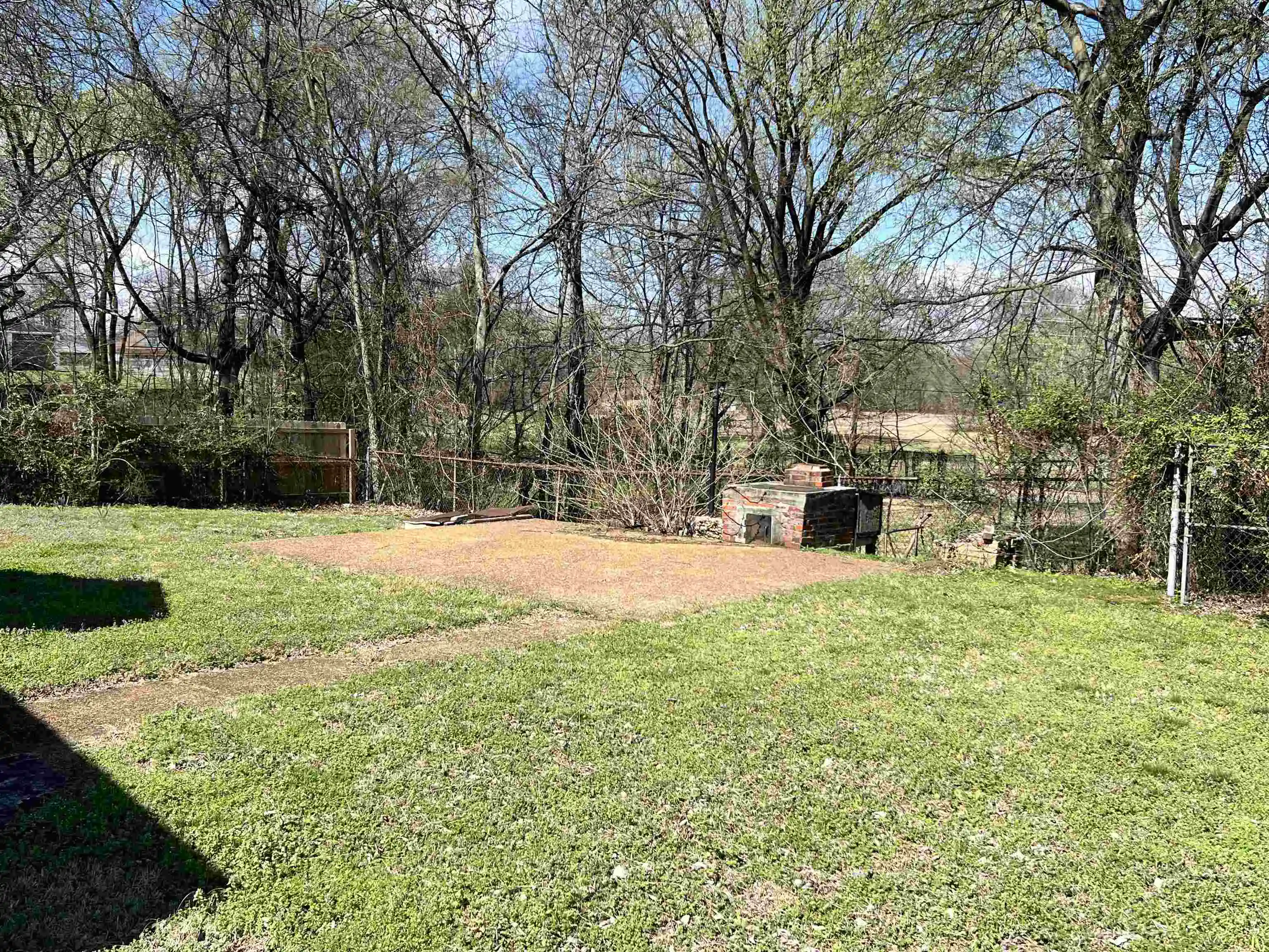 Photo 2 of Sale Pending at 1102 Chicago Ave, Memphis, TN 38107 | MLS# 10229103 | Listing updated on 2026-09-04