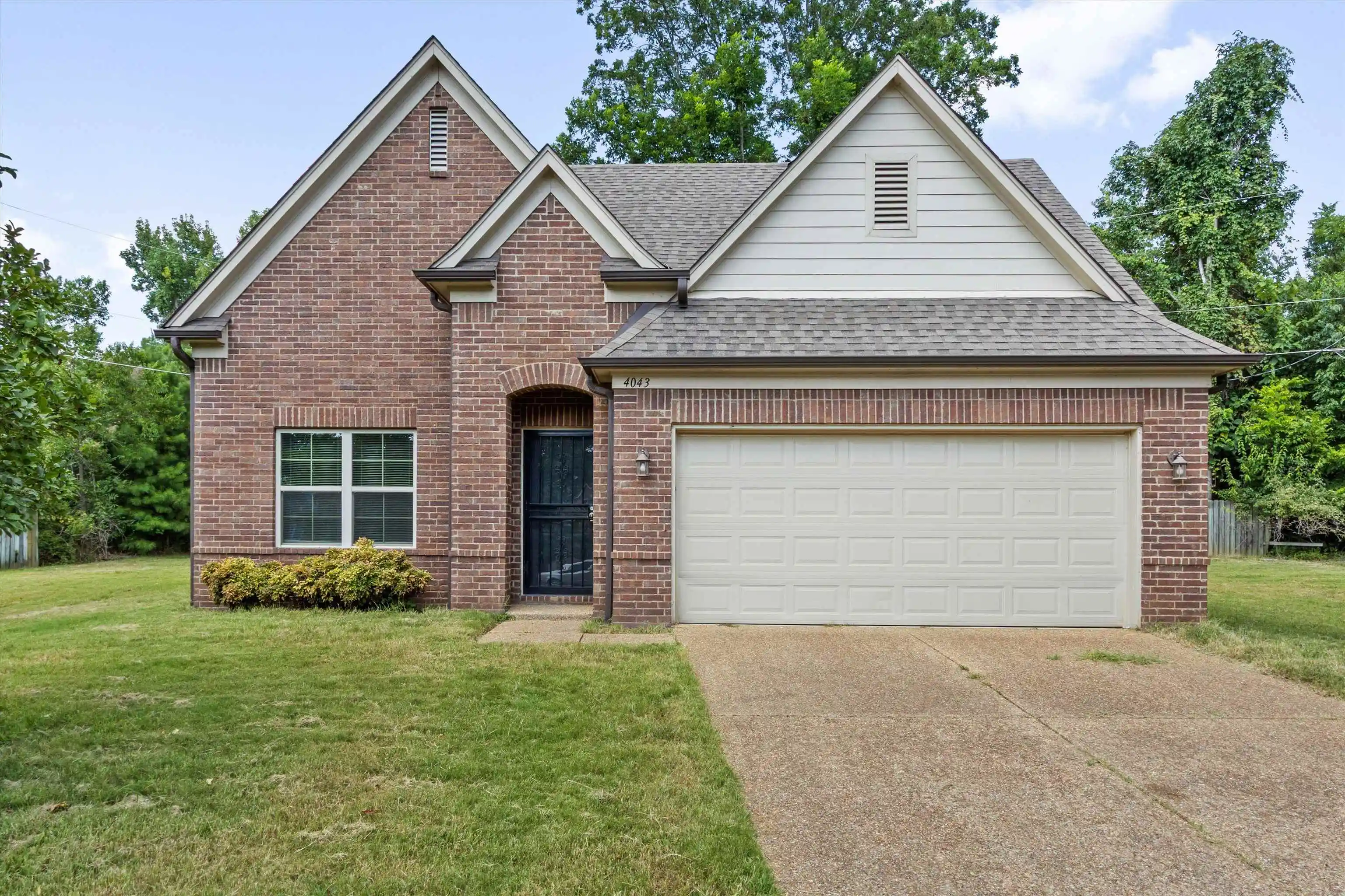 Photo 1 of Sale Pending at 4043 Bedford Cv, Memphis, TN 38135 | MLS# 10229121 | Listing updated on 2026-09-08
