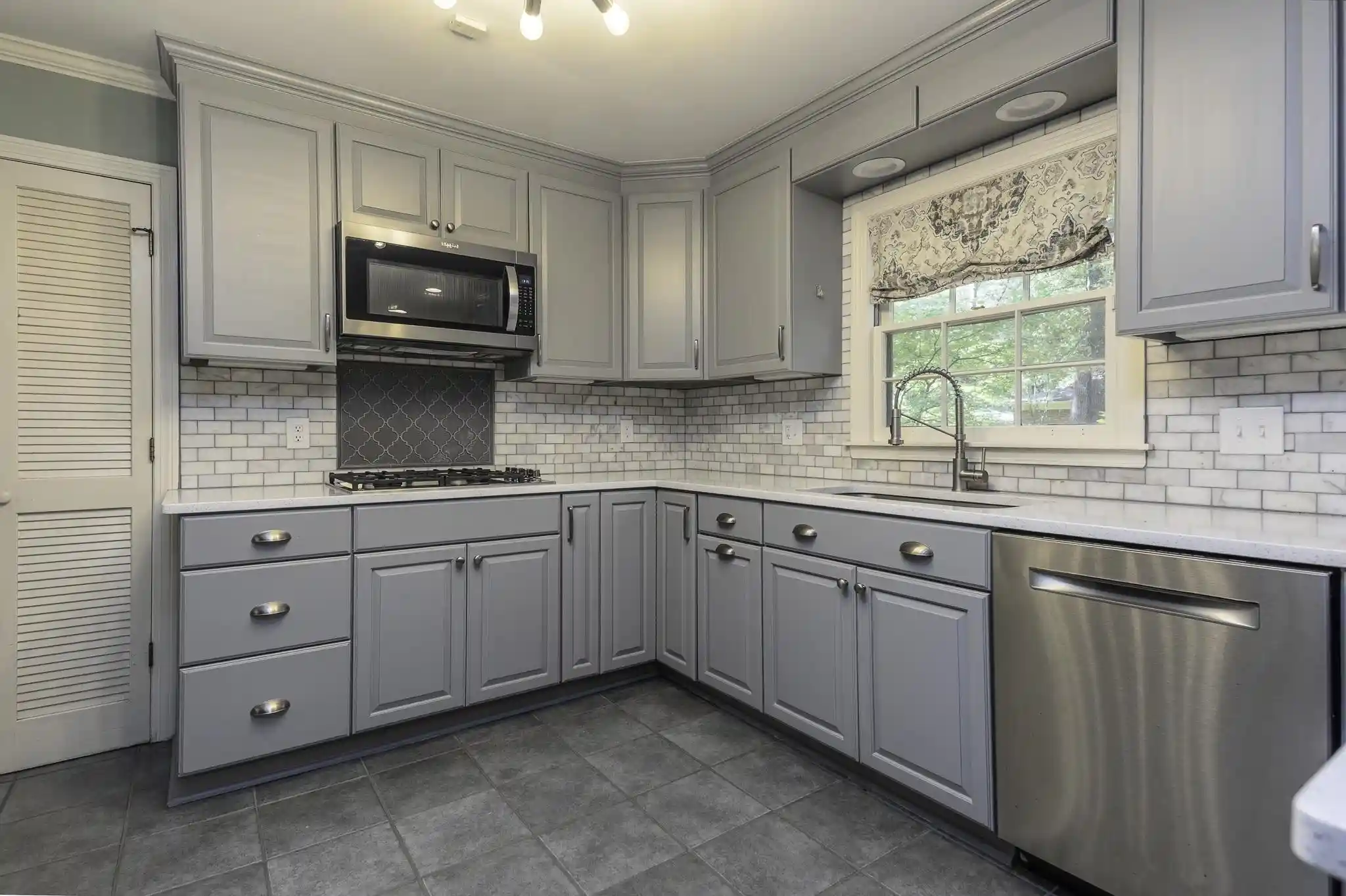 2nd image of 6435 Kirby Oaks Dr, Memphis, TN 38119 | MLS# 10229123