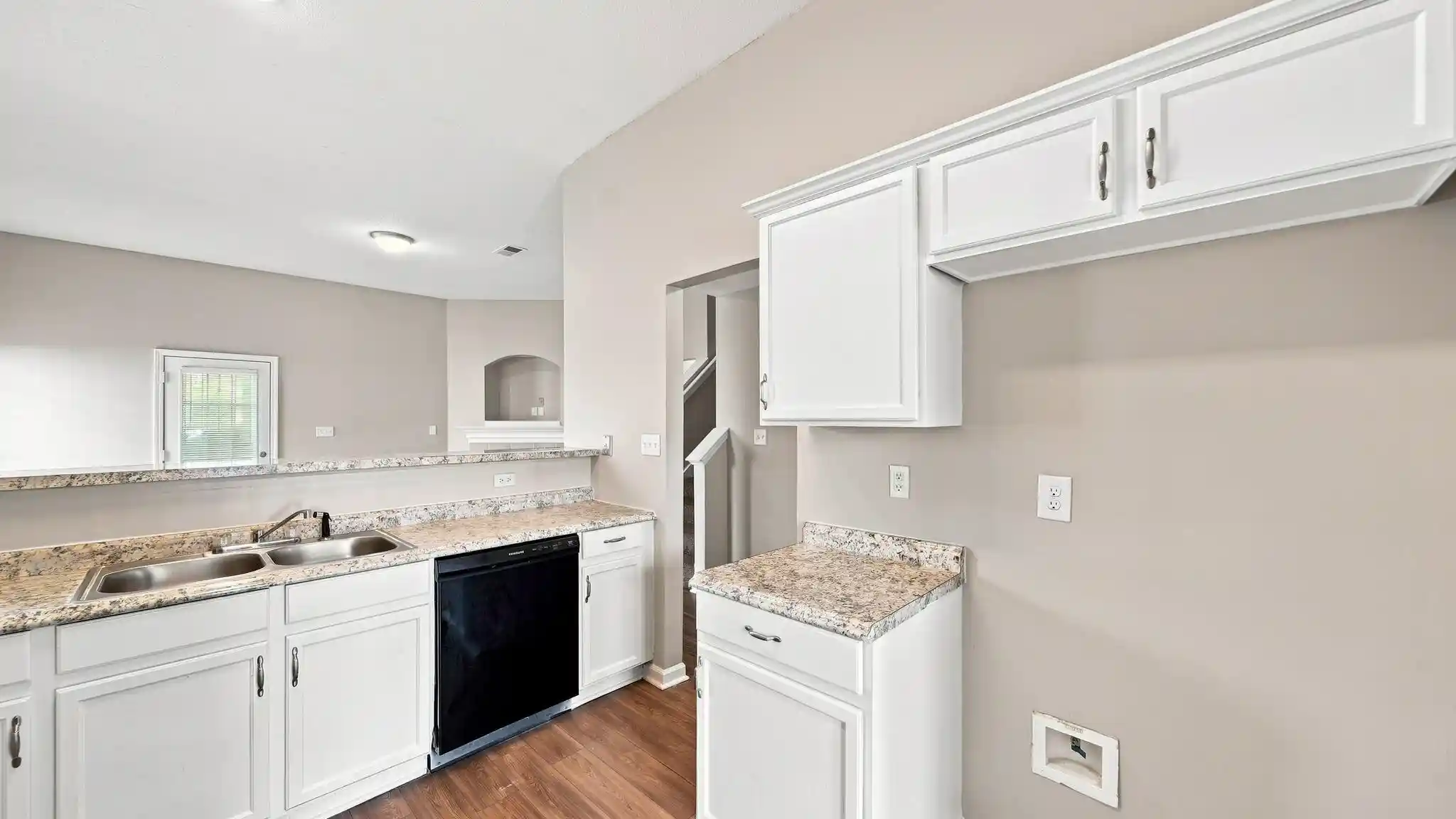 Photo 4 of Single family home for sale at 5698 Sycamore Woods Dr, Memphis, TN 38134 | MLS# 10229127 | Listing updated on 2026-08-26