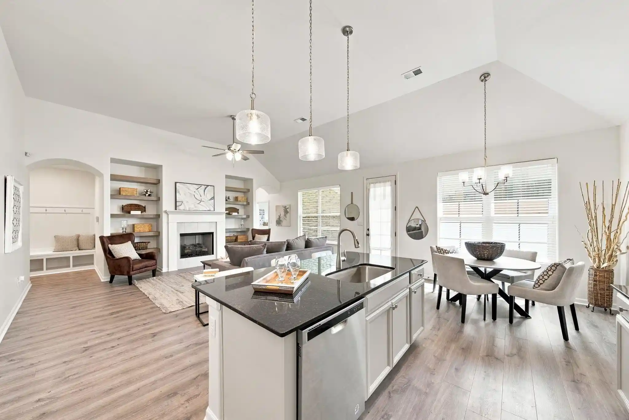 Photo 3 of Single family home for sale at 250 Saint Andrews Dr, Oakland, TN 38060 | MLS# 10229149 | Listing updated on 2026-09-15
