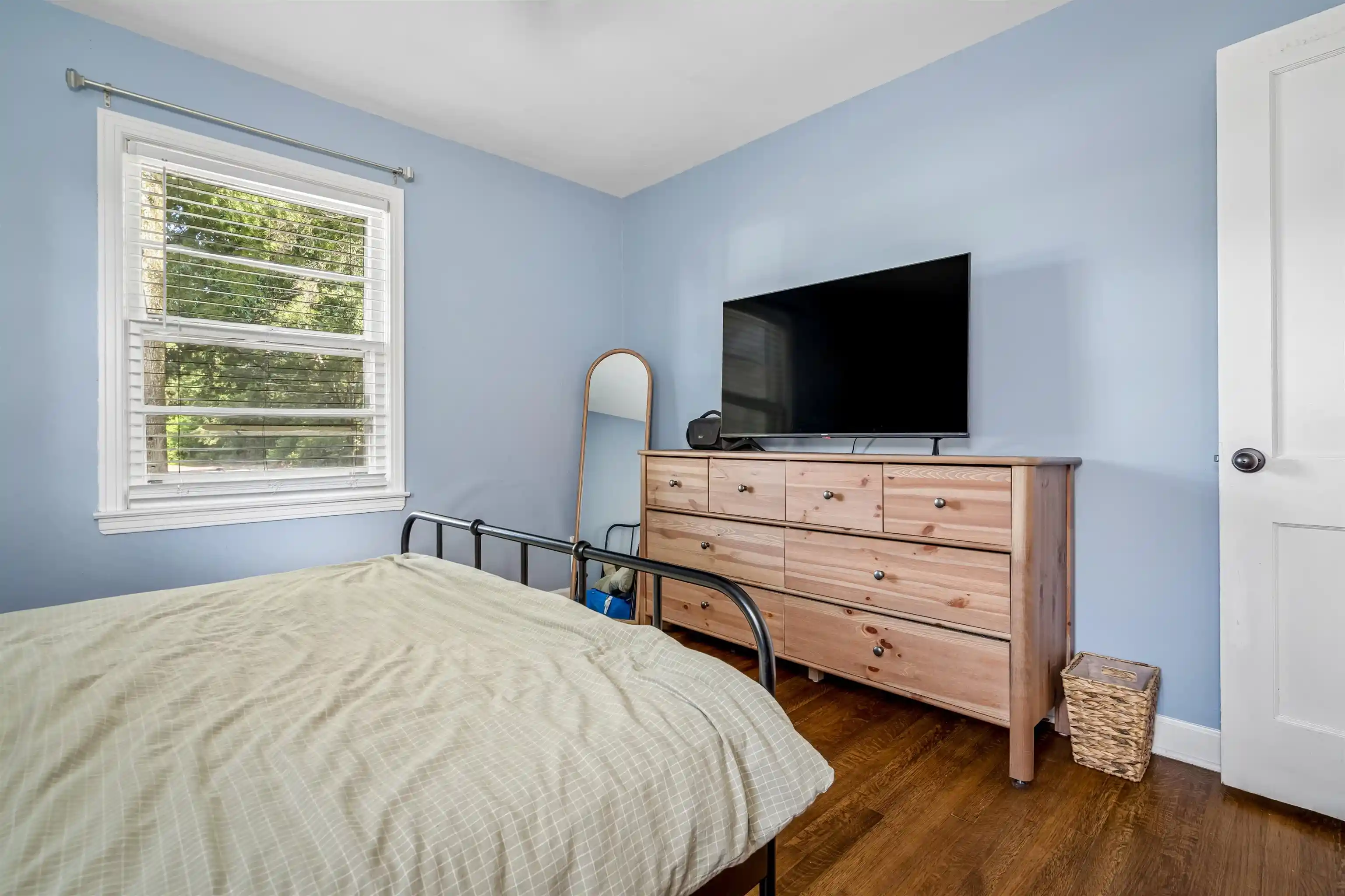 Photo 3 of Single family home for sale at 706 N Perkins Rd, Memphis, TN 38122 | MLS# 10229163 | Listing updated on 2026-08-27