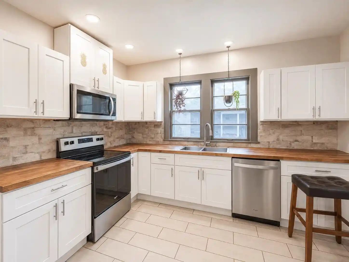Photo 3 of Single family home for sale at 1305 Hollywood Dr, Jackson, TN 38301 | MLS# 10229164 | Listing updated on 2026-09-06