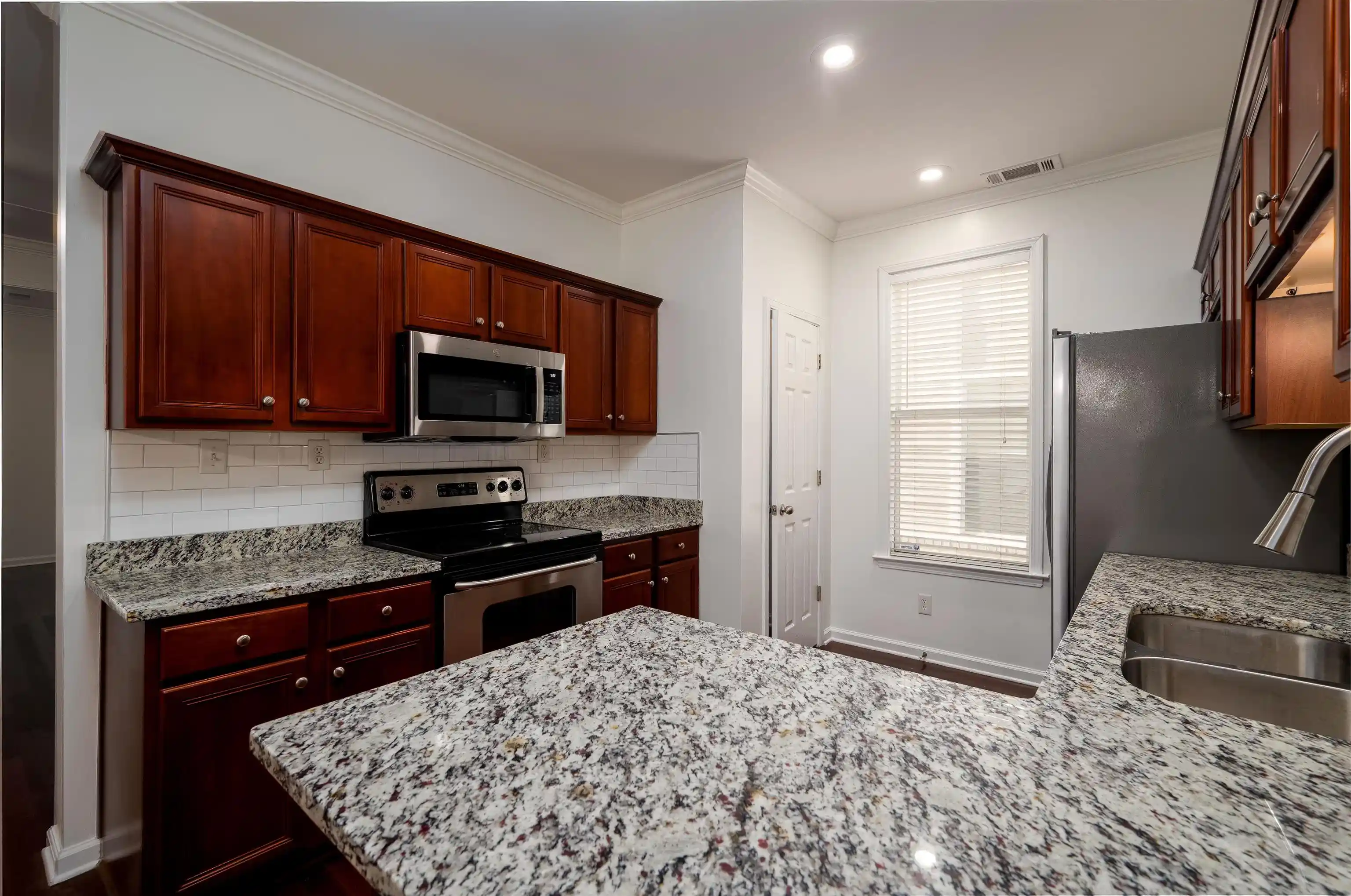 Photo 3 of Single family home for sale at 1338 E Island Pl, Memphis, TN 38103 | MLS# 10229177 | Listing updated on 2026-09-15