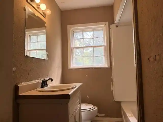 Photo 2 of Sale Pending at 1388 S Highland St, Memphis, TN 38111 | MLS# 10229187 | Listing updated on 2026-09-02