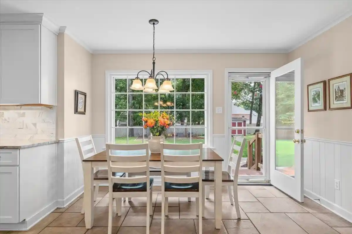 Photo 2 of Sale Pending at 2760 Holly Spring Dr, Germantown, TN 38138 | MLS# 10229189 | Listing updated on 2026-09-01