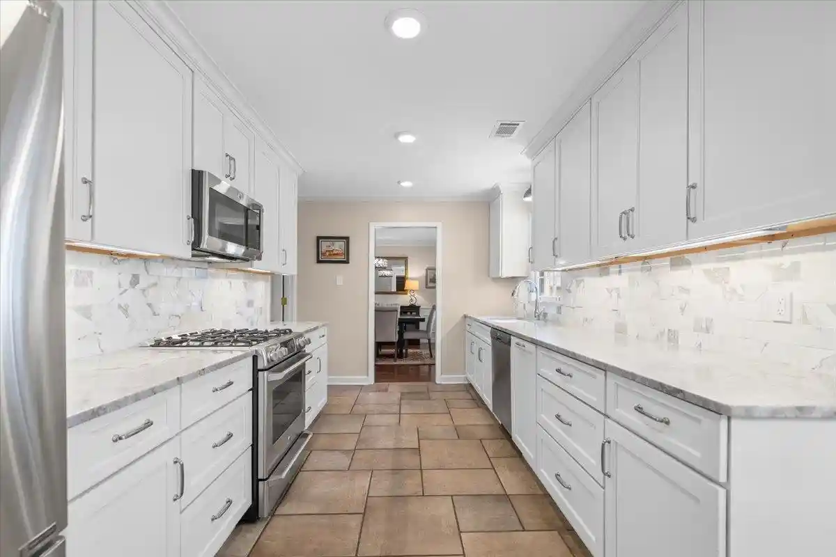Photo 3 of Sale Pending at 2760 Holly Spring Dr, Germantown, TN 38138 | MLS# 10229189 | Listing updated on 2026-09-01