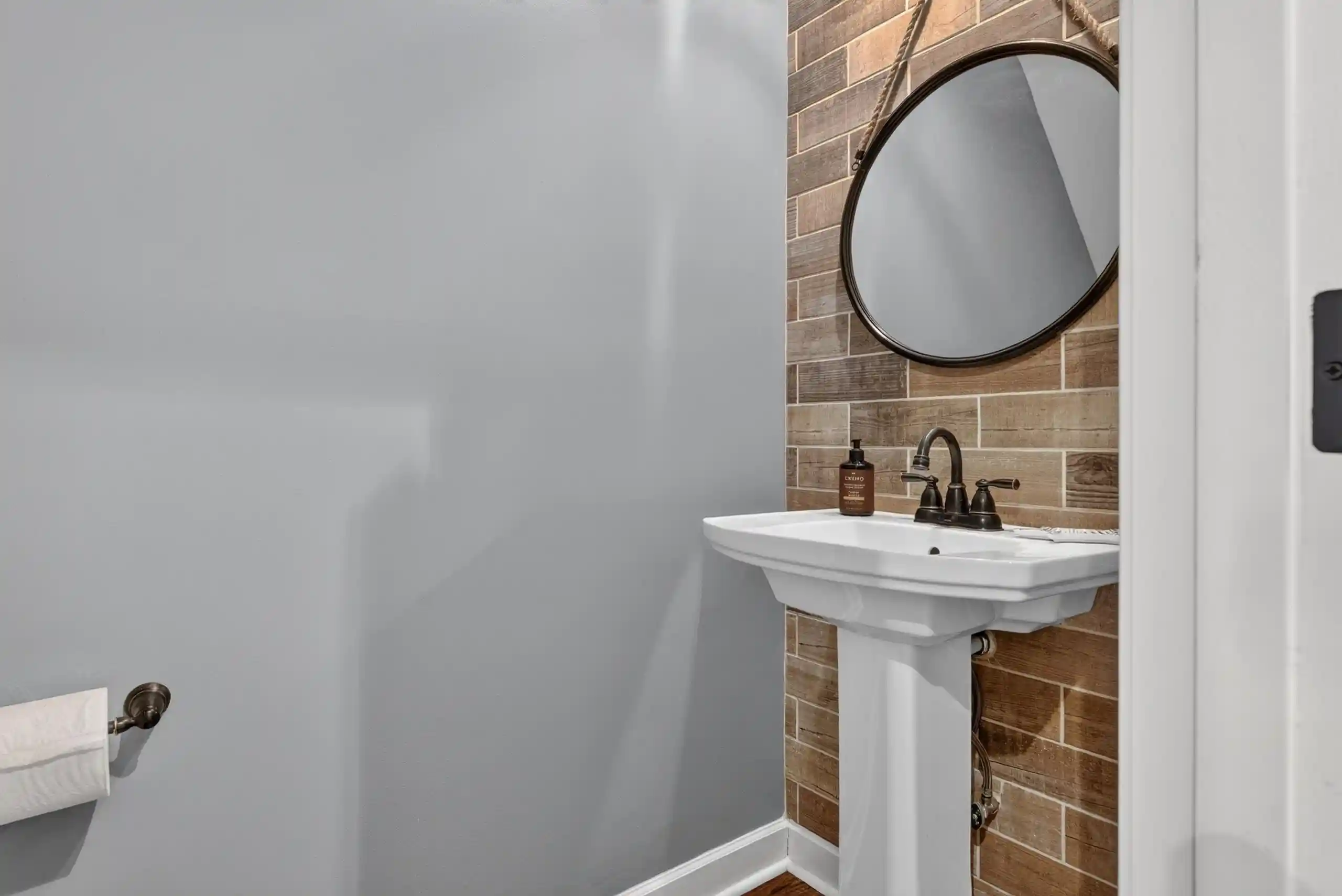 Photo 2 of Townhouse for sale at 5124 Sanderlin Ave #5124, Memphis, TN 38117 | MLS# 10229206 | Listing updated on 2026-09-05