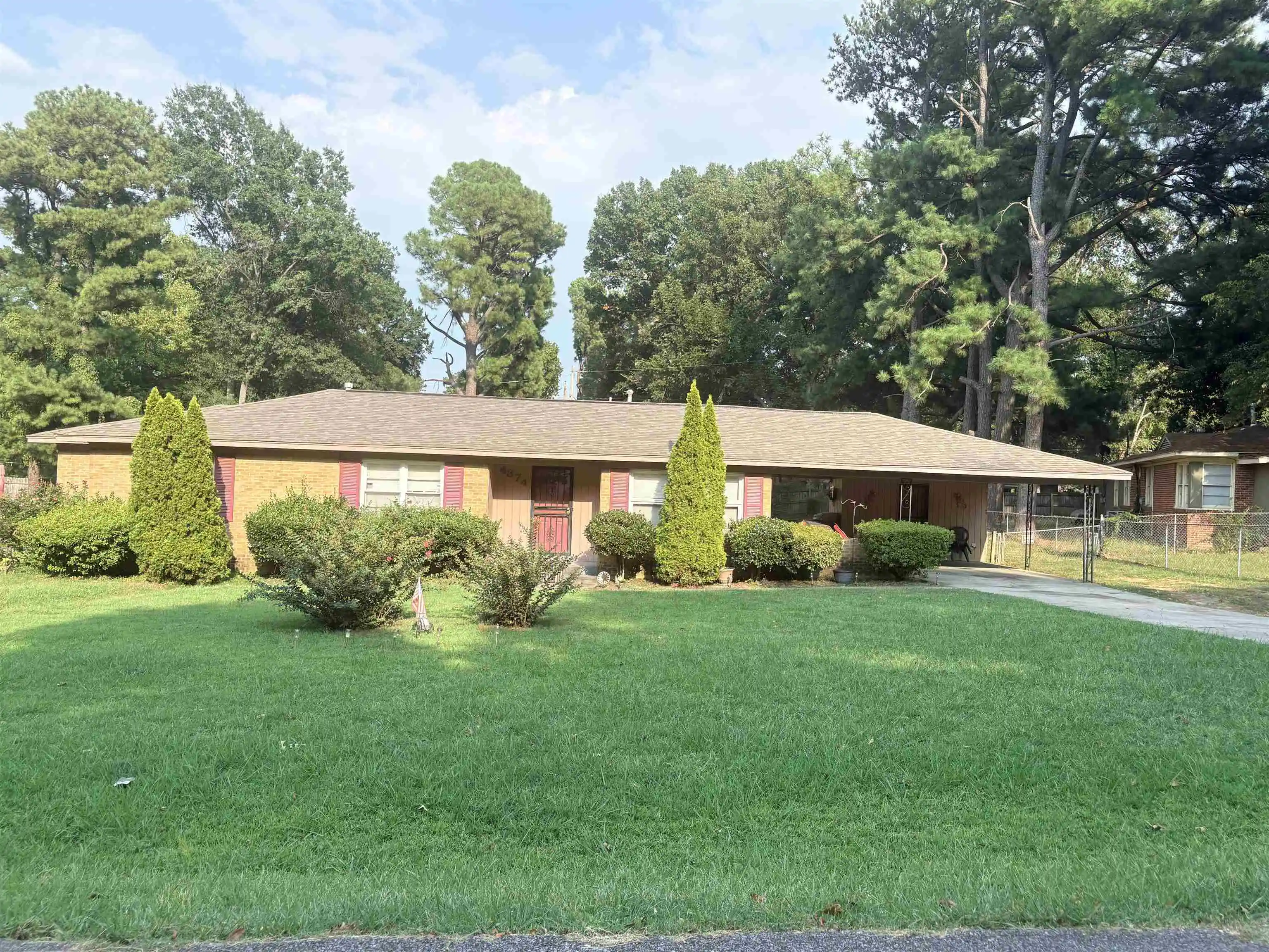 Photo 1 of Single family home for sale at 4374 Ridgewood Rd, Memphis, TN 38116 | MLS# 10229221 | Listing updated on 2026-09-25
