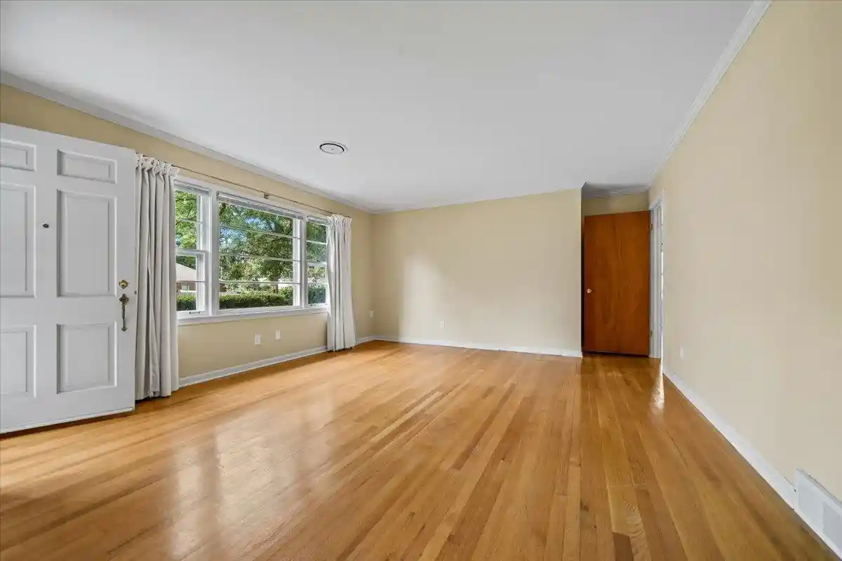 Photo 2 of Single family home for sale at 5408 Murff Ave, Memphis, TN 38119 | MLS# 10229225 | Listing updated on 2026-09-08