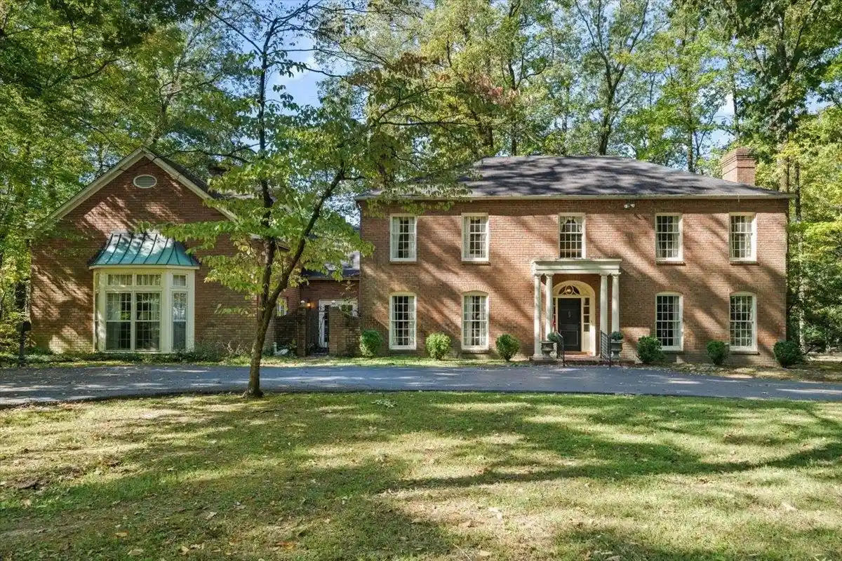 Photo 1 of Single family home for sale at 6021 River Oaks Cv, Memphis, TN 38120 | MLS# 10229239 | Listing updated on 2026-08-27