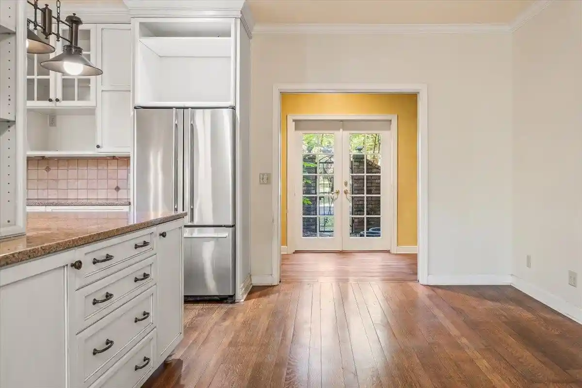 Photo 2 of Single family home for sale at 6021 River Oaks Cv, Memphis, TN 38120 | MLS# 10229239 | Listing updated on 2026-08-27