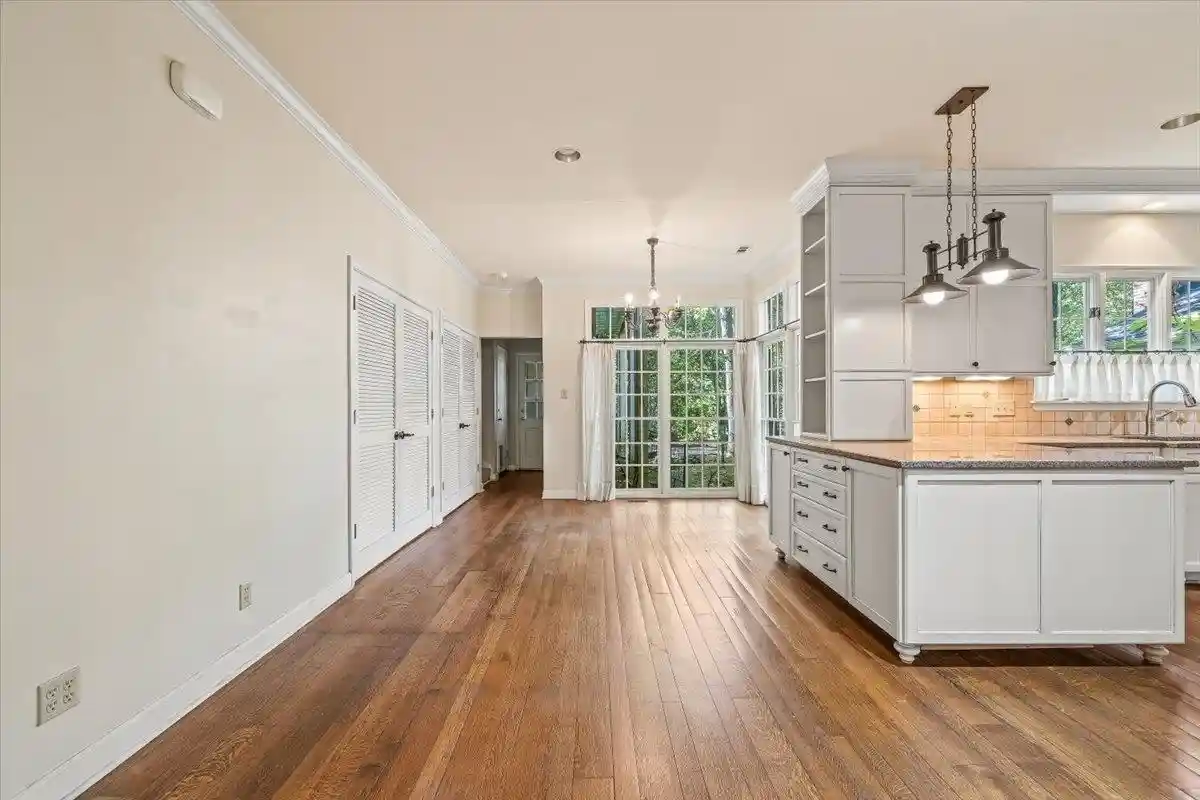 Photo 3 of Single family home for sale at 6021 River Oaks Cv, Memphis, TN 38120 | MLS# 10229239 | Listing updated on 2026-08-27