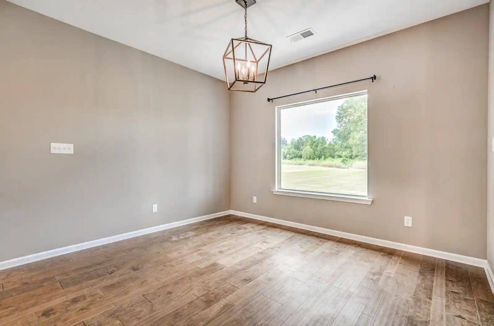 Photo 3 of Single family home for sale at 41 Pritchett Cv, Munford, TN 38058 | MLS# 10229241 | Listing updated on 2026-10-05