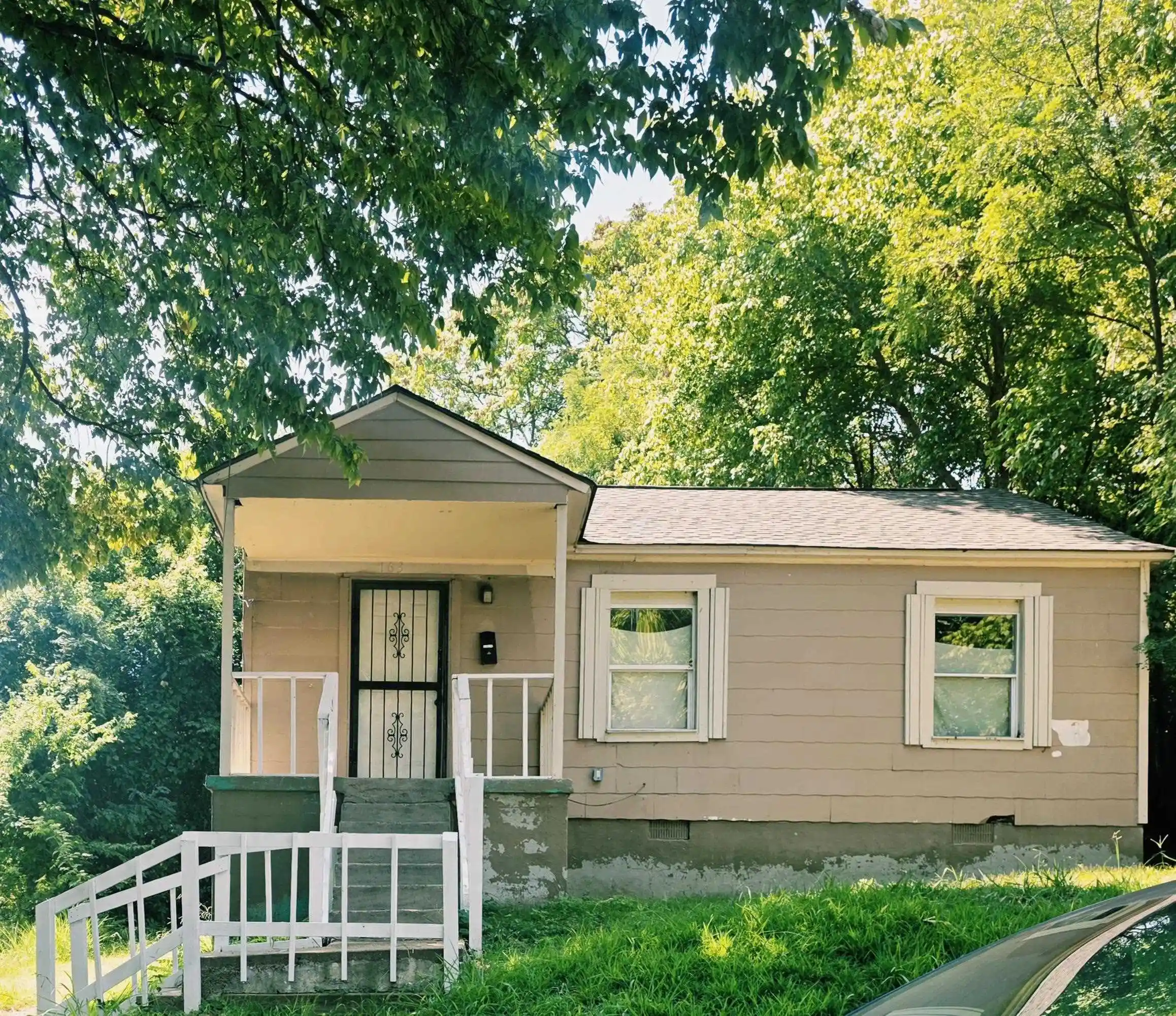 Photo 1 of Single family home for sale at 163 W Mckellar Ave, Memphis, TN 38109 | MLS# 10229243 | Listing updated on 2026-08-27