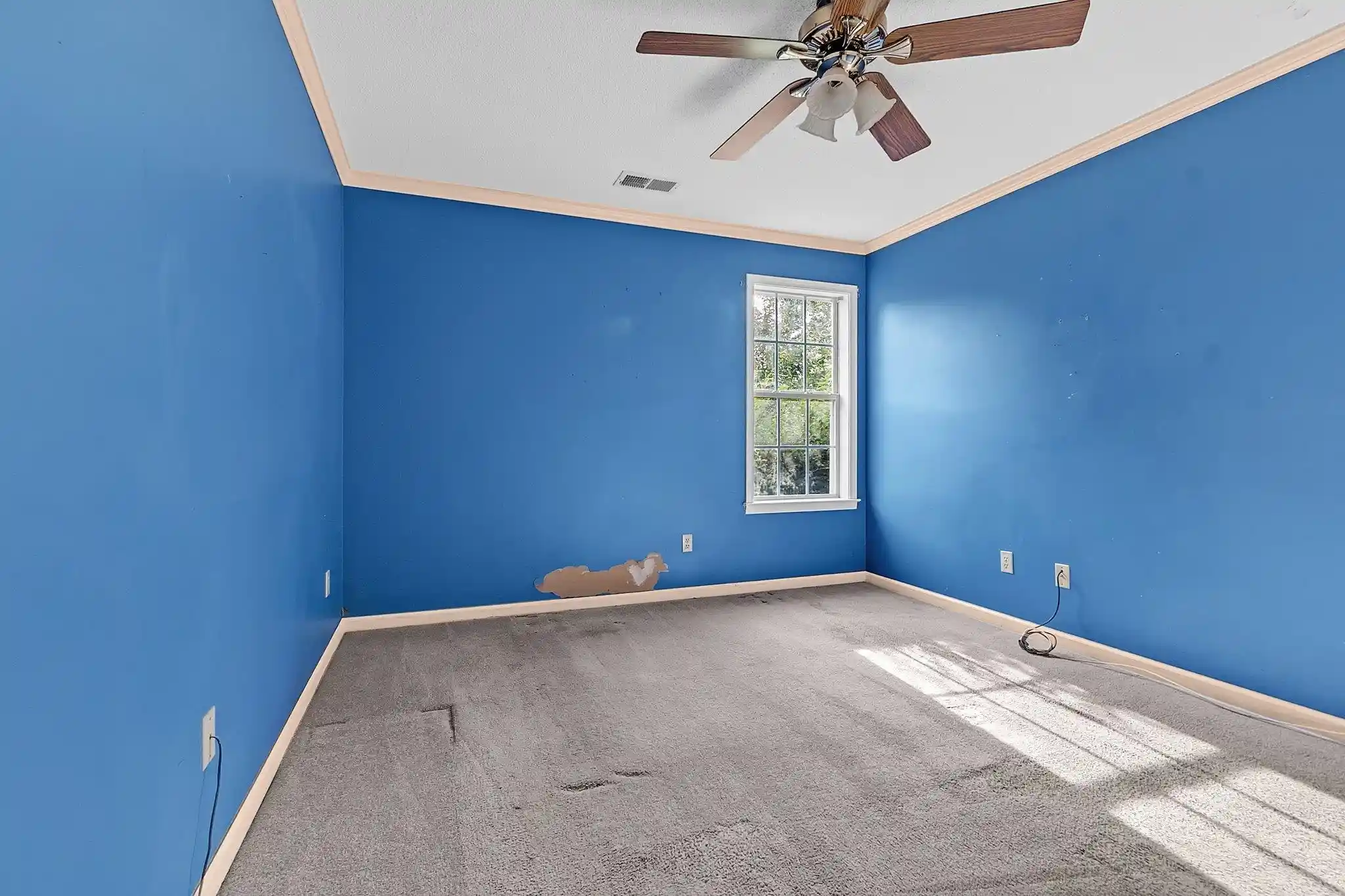 Photo 3 of Sale Pending at 870 Wood Shadows Ln, Memphis, TN 38018 | MLS# 10229260 | Listing updated on 2026-08-31