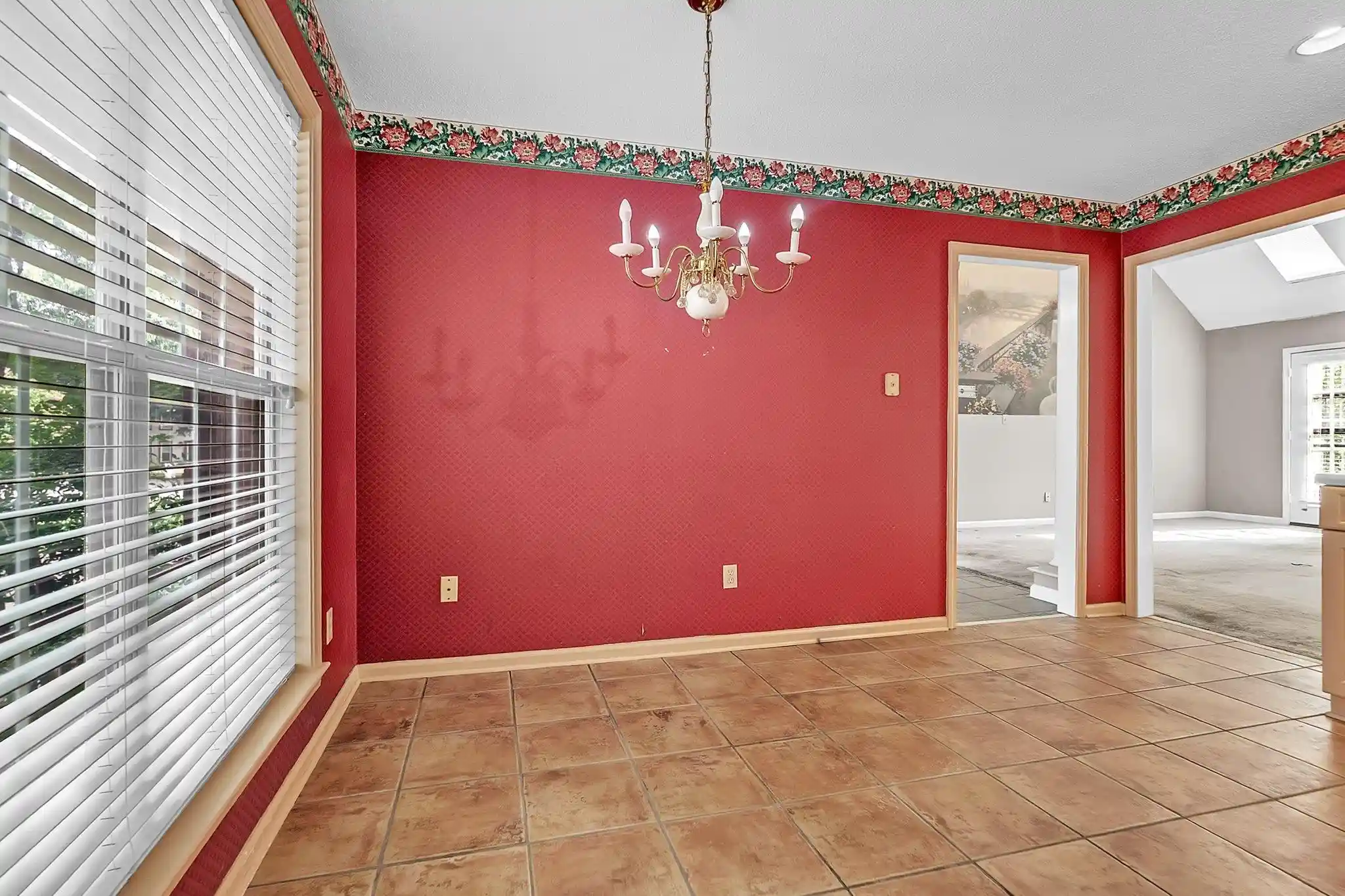 Photo 4 of Sale Pending at 870 Wood Shadows Ln, Memphis, TN 38018 | MLS# 10229260 | Listing updated on 2026-08-31