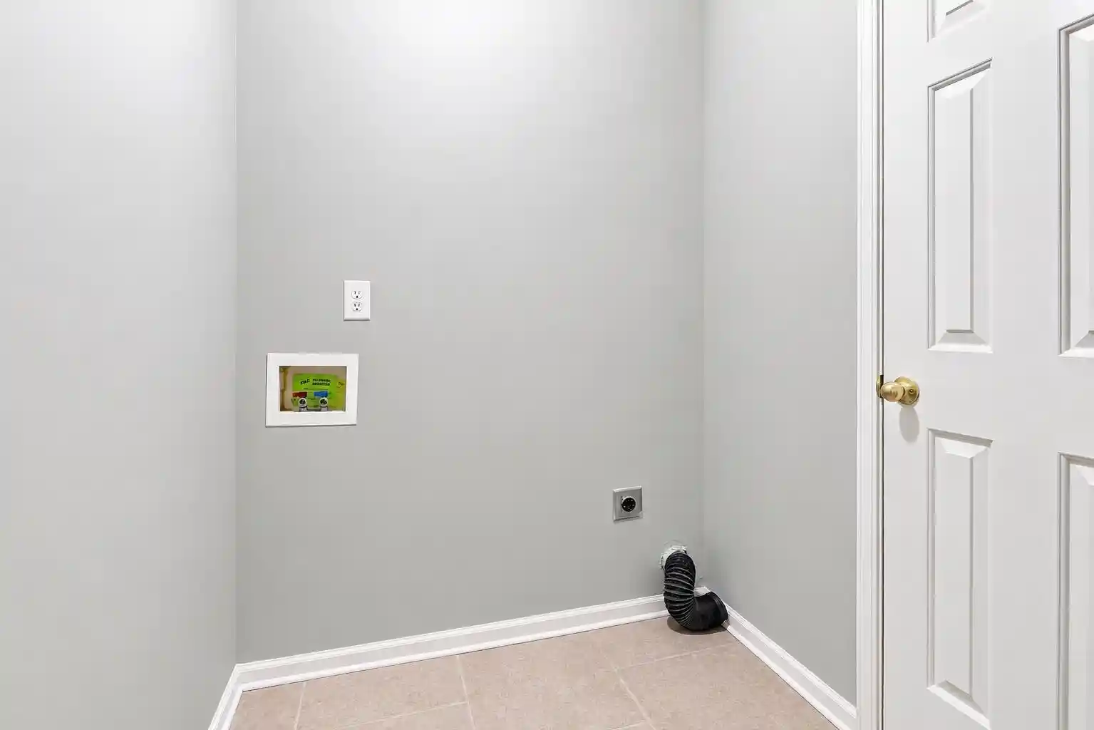 Photo 3 of Sale Pending at 1960 Chartridge Dr, Unincorporated, TN 38016 | MLS# 10229263 | Listing updated on 2026-09-09