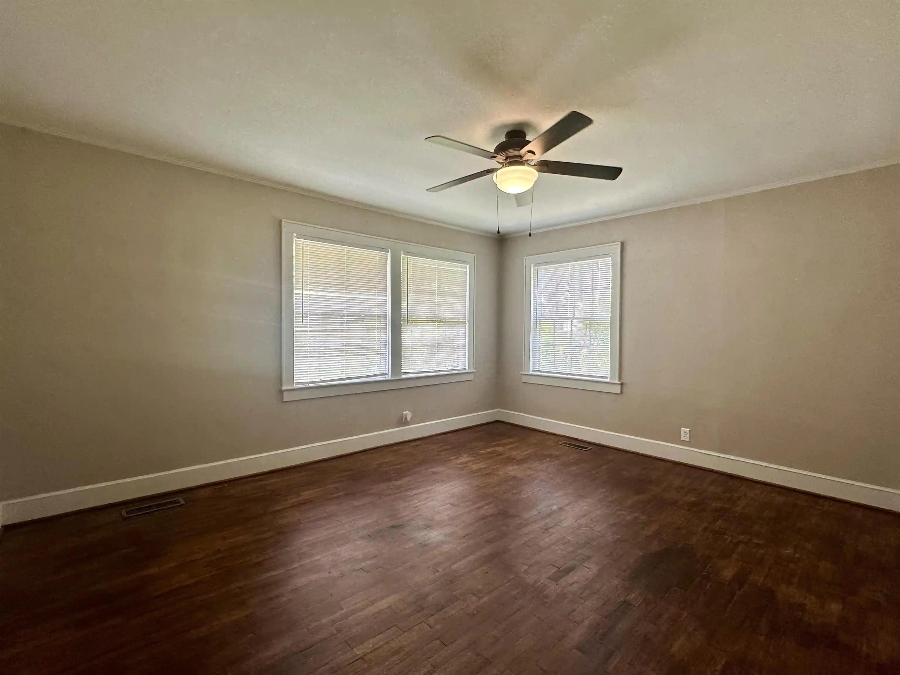 Photo 3 of Single family home for sale at 224 Maple St, Selmer, TN 38375 | MLS# 10229264 | Listing updated on 2026-08-28