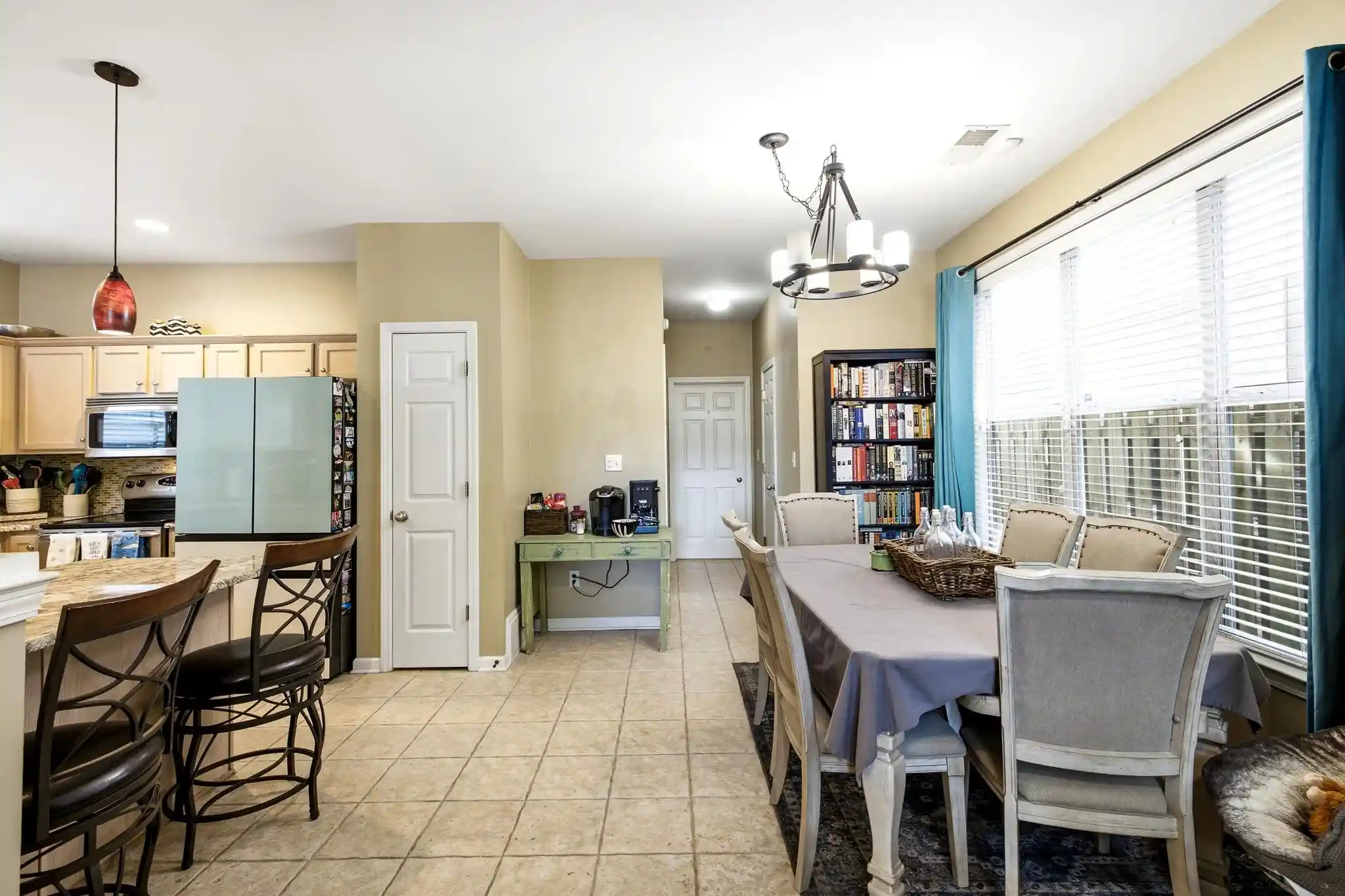 Photo 2 of Single family home for sale at 1282 E Island Pl, Memphis, TN 38103 | MLS# 10229272 | Listing updated on 2026-09-14