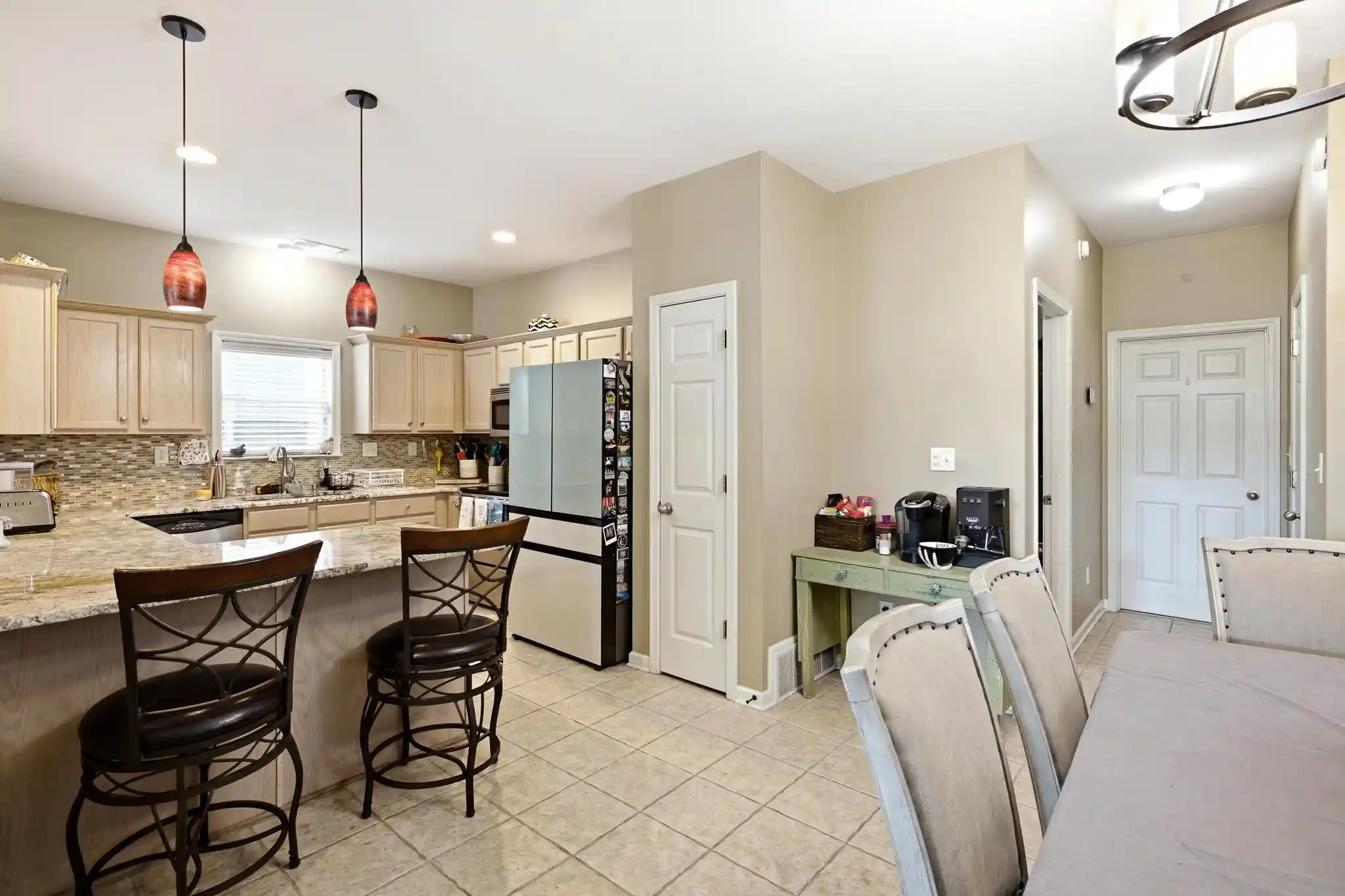 Photo 3 of Single family home for sale at 1282 E Island Pl, Memphis, TN 38103 | MLS# 10229272 | Listing updated on 2026-09-14