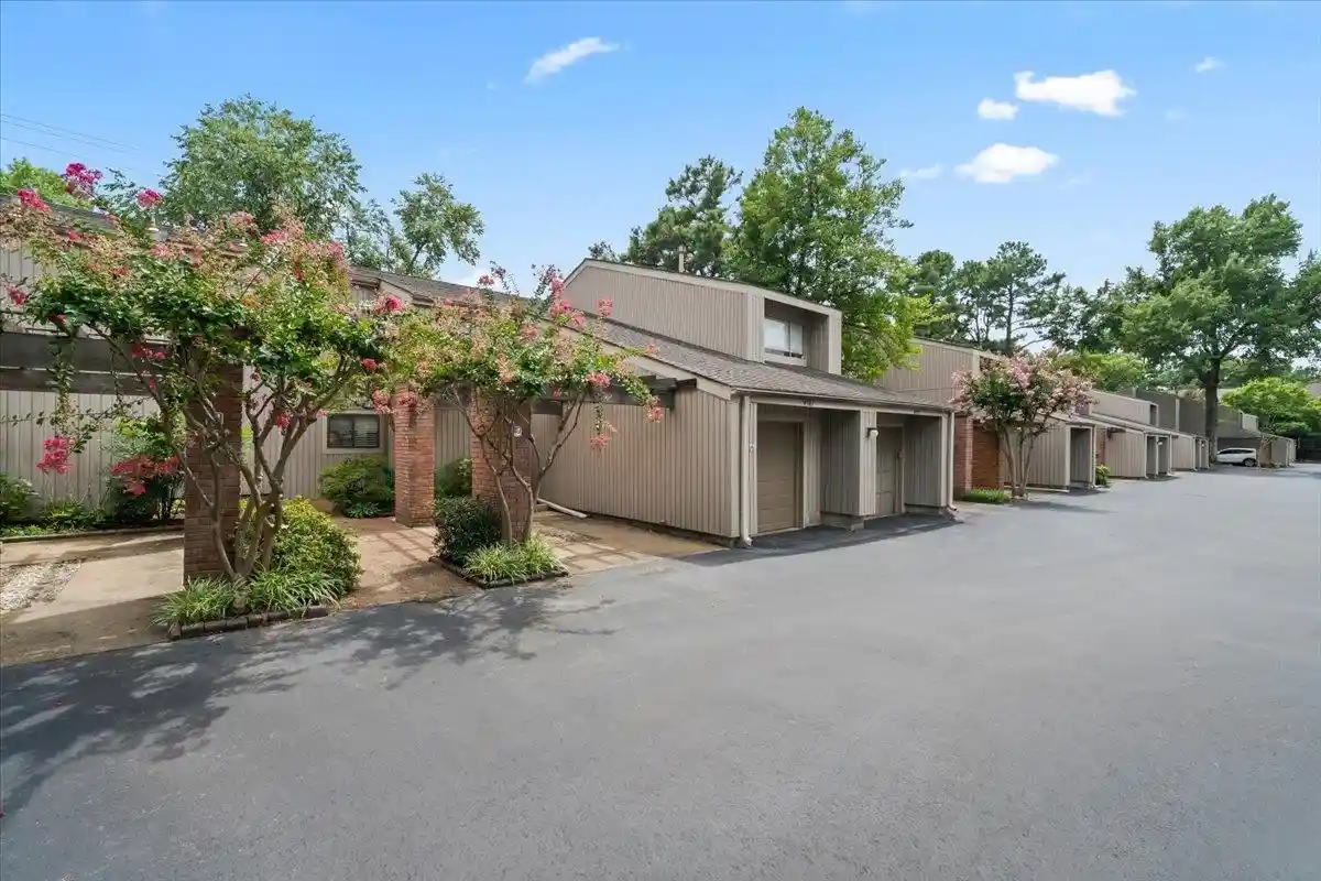 Townhouse for sale at 4787 Towering Oaks Dr #803, Memphis, TN 38117 | MLS# 10229280