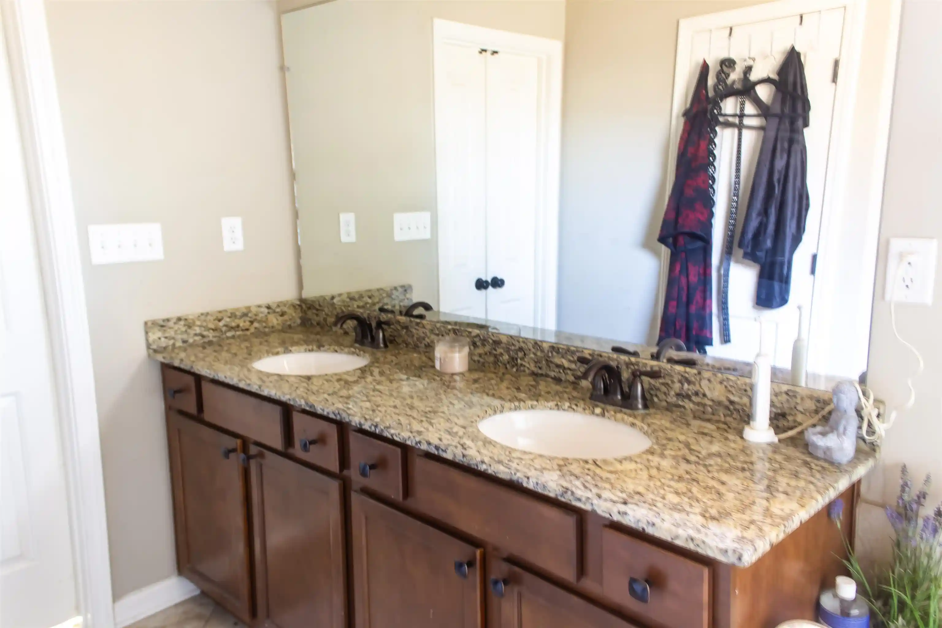 Photo 3 of Single family home for sale at 7665 Shadowcrest Cv, Unicorp/memphis, TN 38125 | MLS# 10229287 | Listing updated on 2026-08-29
