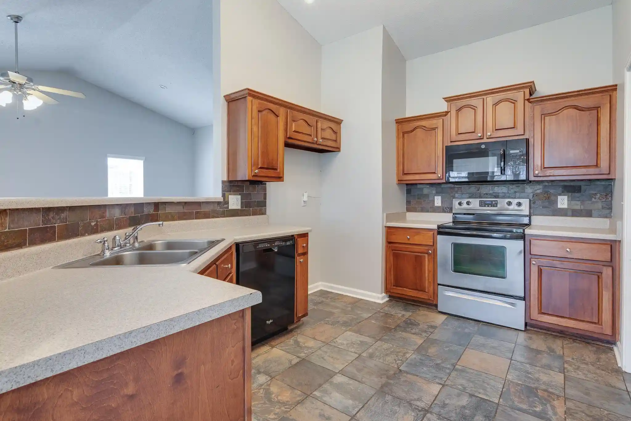 Photo 3 of Sale Pending at 1464 Farmyard Cv, Unincorporated, TN 38016 | MLS# 10229292 | Listing updated on 2026-09-11