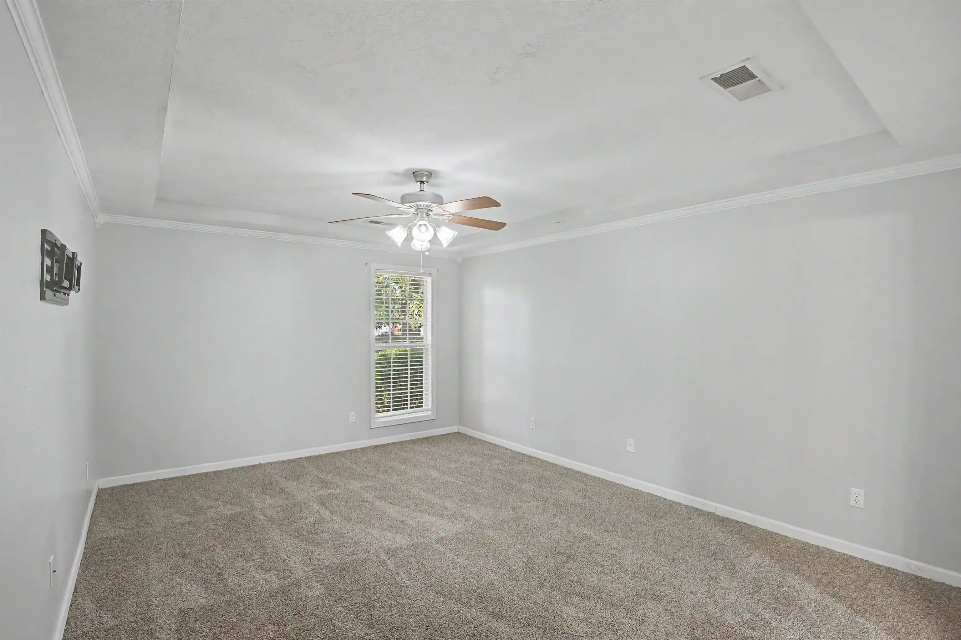 Photo 2 of Townhouse for sale at 9 Broadleaf Cv, Jackson, TN 38305 | MLS# 10229296 | Listing updated on 2026-08-28