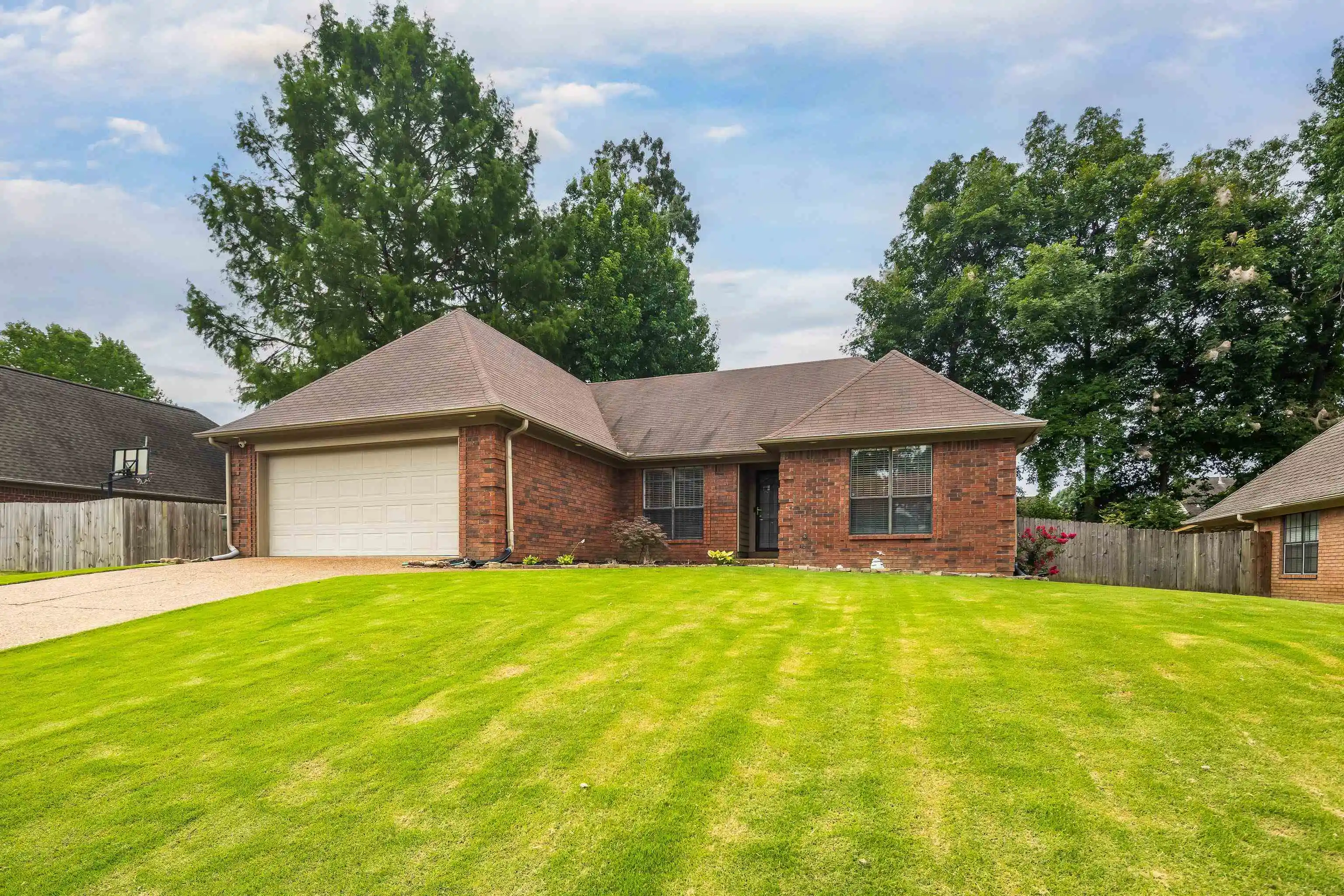 Photo 1 of Single family home for sale at 7685 Shadow Hills Dr, Bartlett, TN 38002 | MLS# 10229297 | Listing updated on 2026-09-15