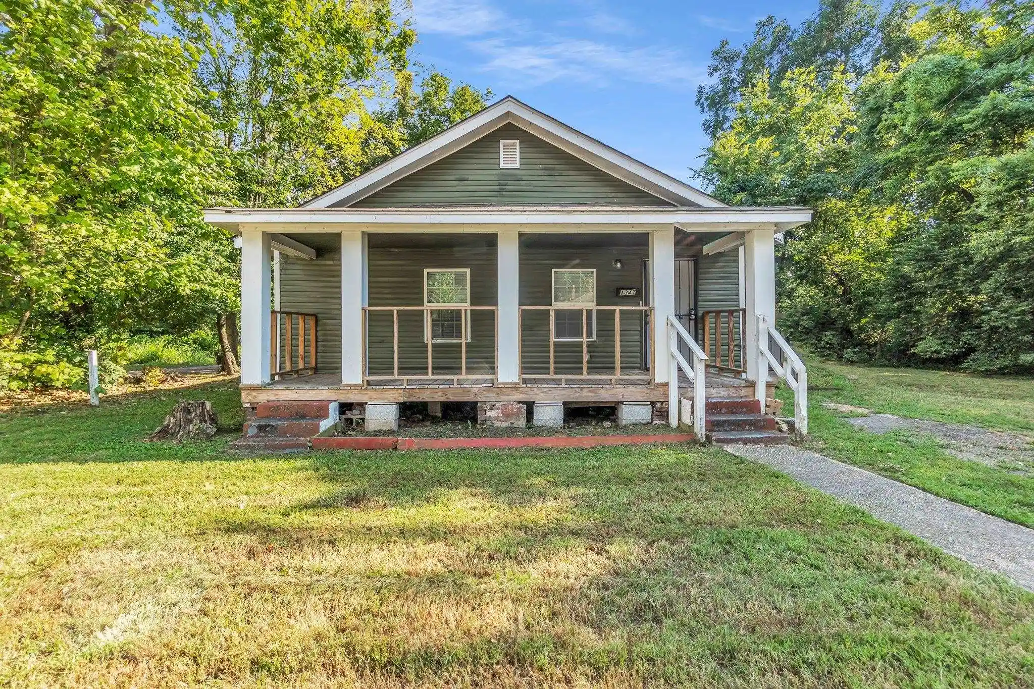 Photo 1 of Single family home for sale at 1347 E Trigg Ave, Memphis, TN 38106 | MLS# 10229300 | Listing updated on 2026-08-28