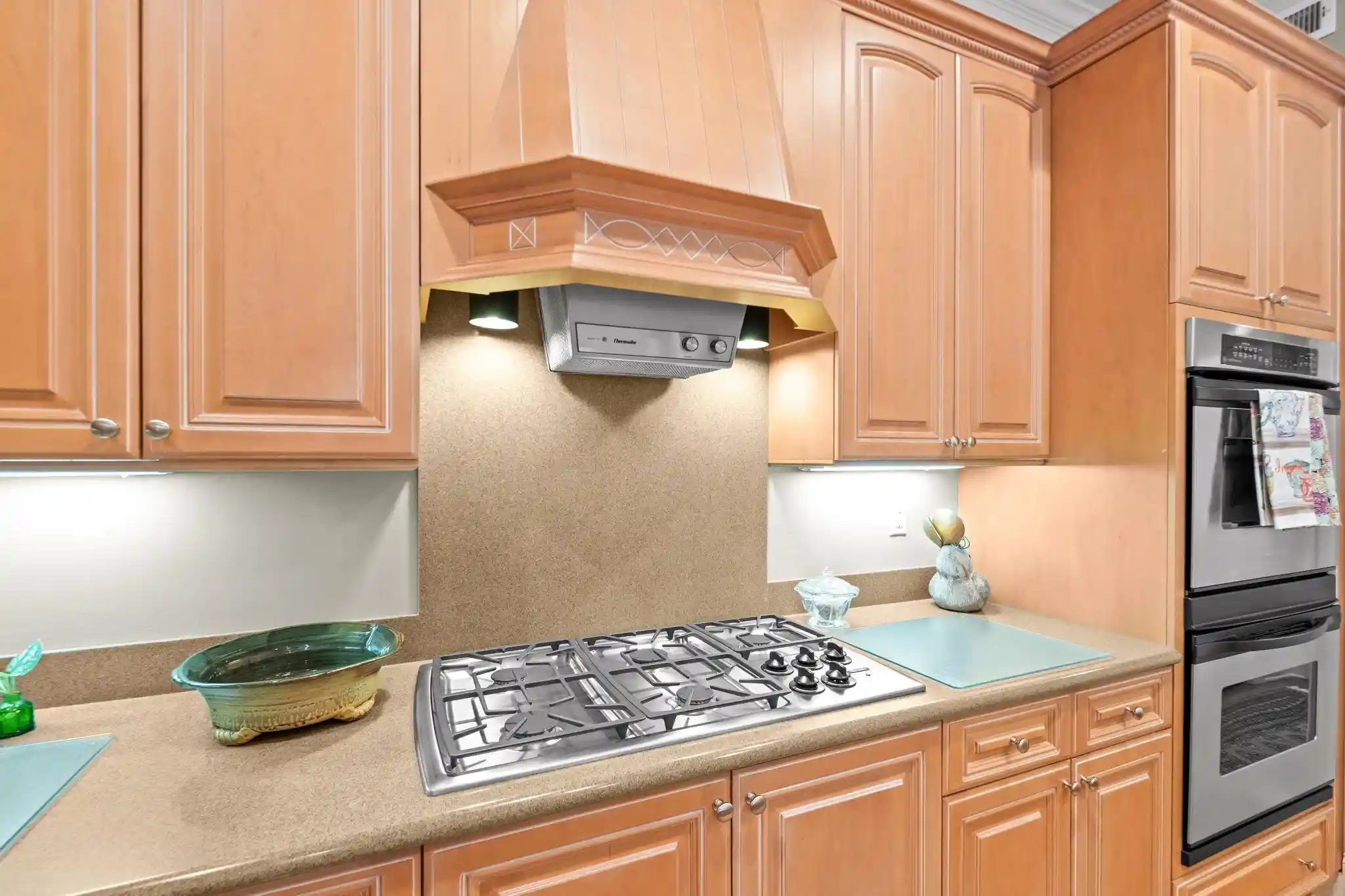 Photo 2 of Sale Pending at 7163 Ainsworth Dr, Germantown, TN 38138 | MLS# 10229301 | Listing updated on 2026-08-31