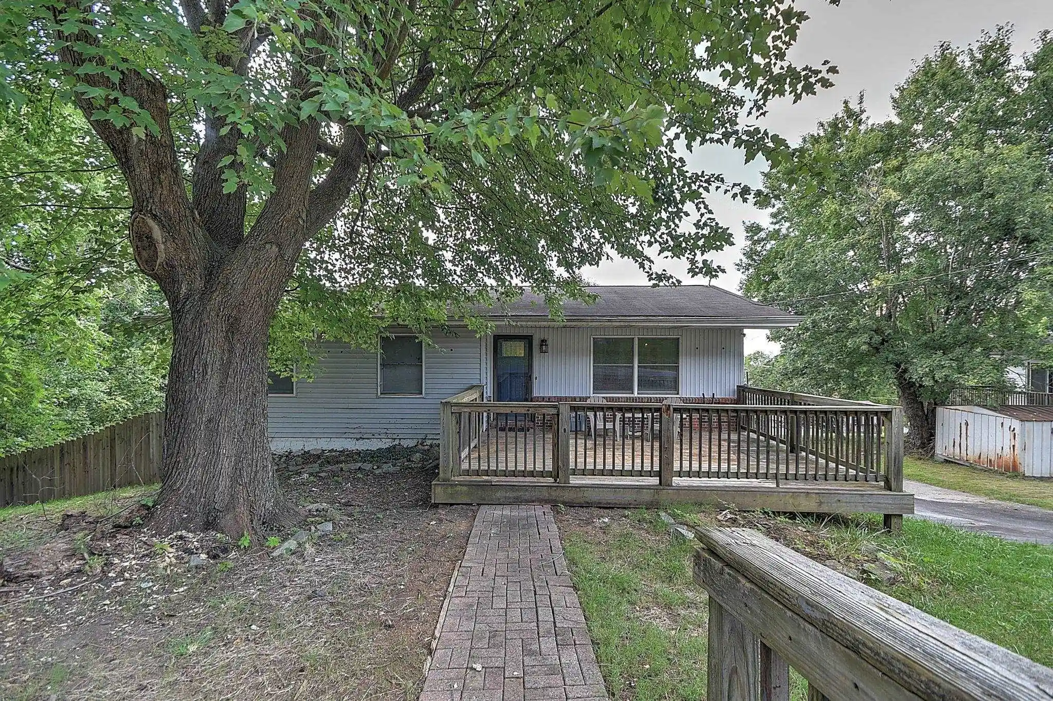 Photo 1 of Single family home for sale at 1837 Mountain View Ave, Kingsport, TN 37664 | MLS# 10229302 | Listing updated on 2026-09-11