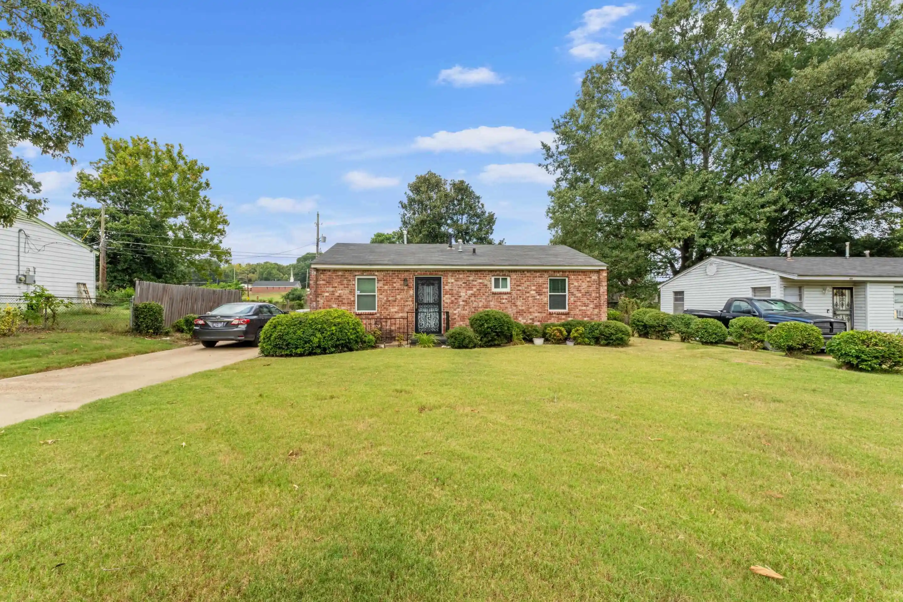 Photo 1 of Single family home for sale at 416 W Holmes Rd, Memphis, TN 38109 | MLS# 10229307 | Listing updated on 2026-09-25
