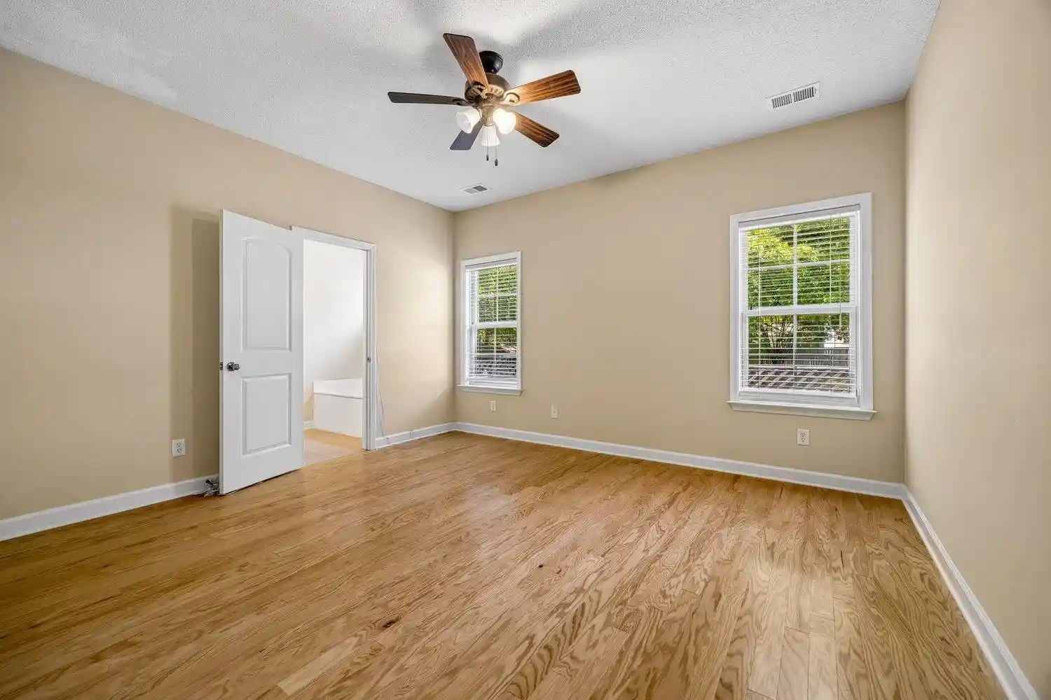 Photo 2 of Single family home for sale at 5045 Vonell Wy, Bartlett, TN 38002 | MLS# 10229309 | Listing updated on 2026-08-28