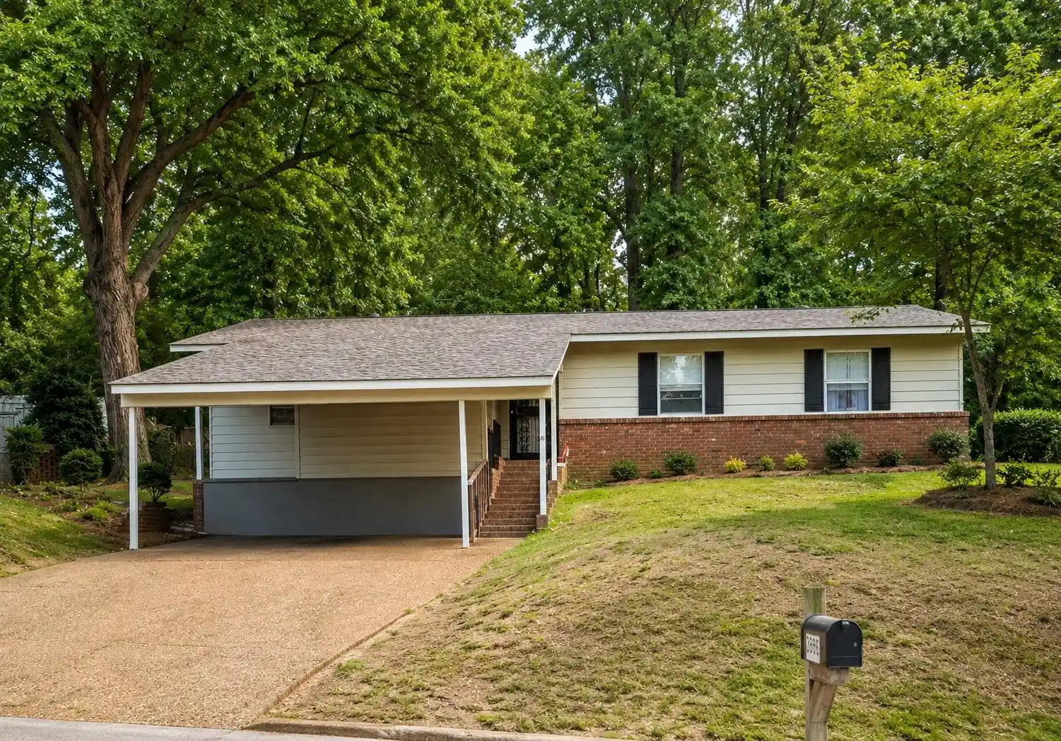 Photo 1 of Single family home for sale at 2859 Invergarry Rd, Memphis, TN 38128 | MLS# 10229319 | Listing updated on 2026-08-28