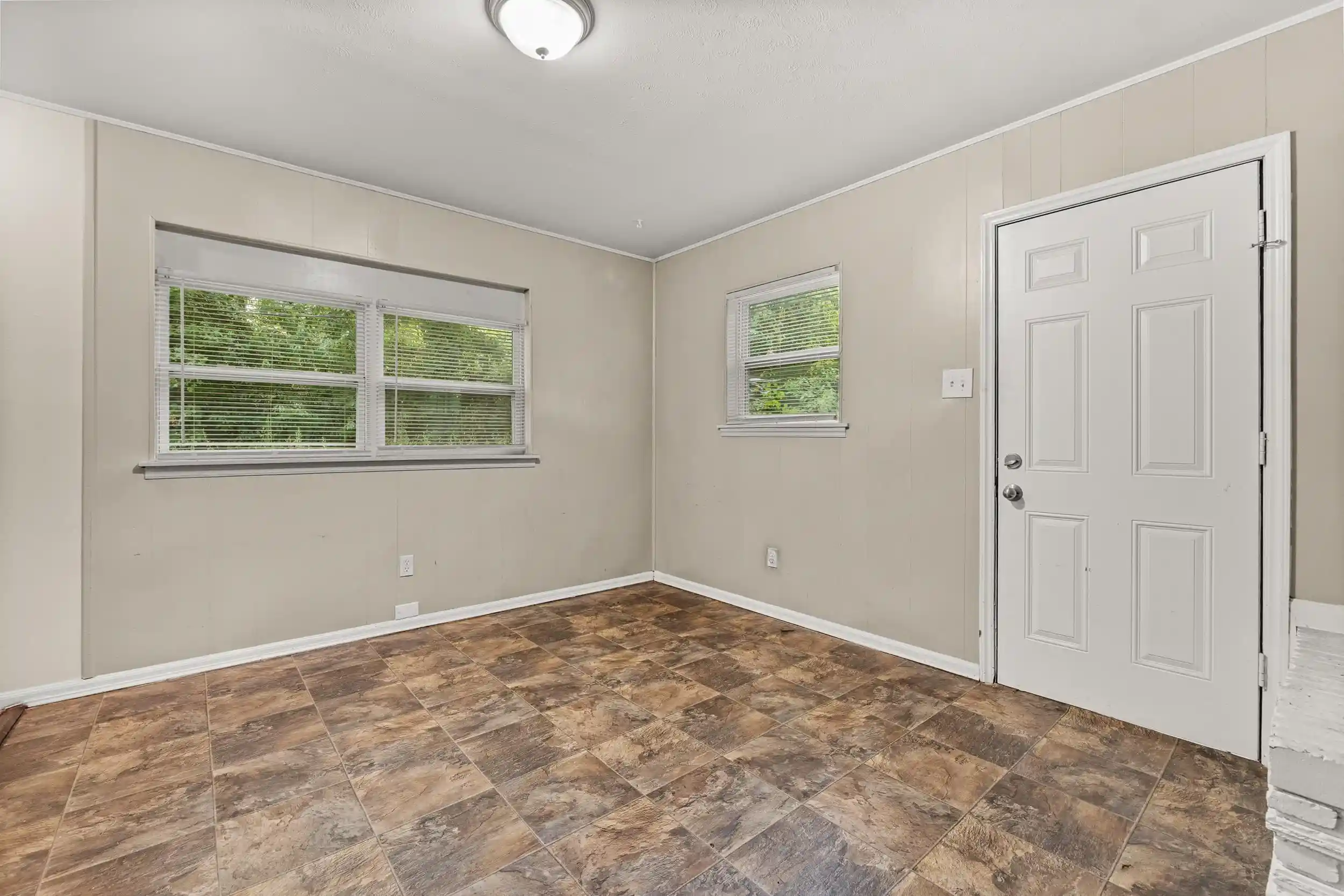Photo 2 of Sale Pending at 2415 Debby Cv, Memphis, TN 38127 | MLS# 10229321 | Listing updated on 2026-10-19
