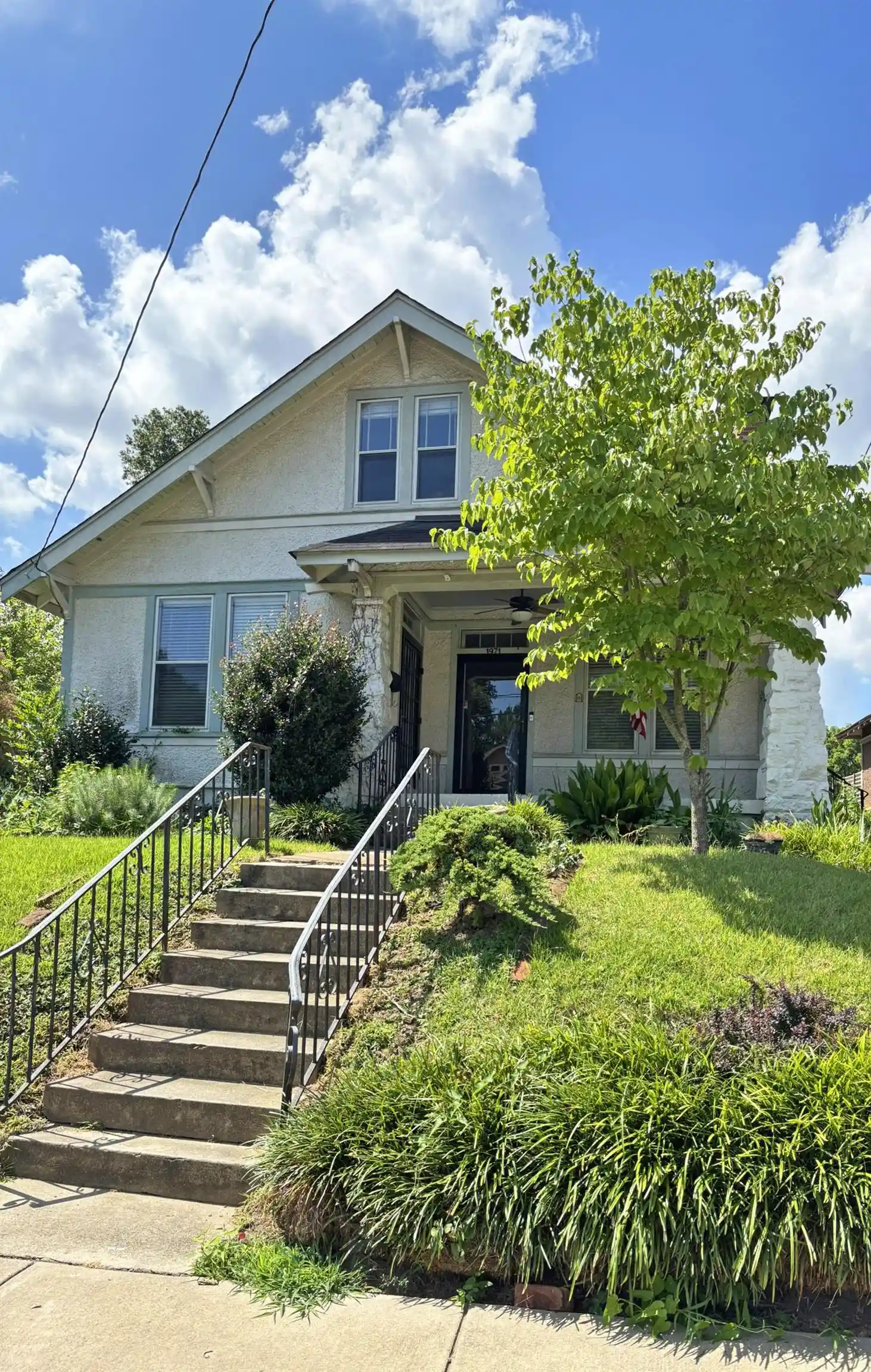 Photo 1 of Single family home for sale at 1971 Vinton Ave, Memphis, TN 38104 | MLS# 10229325 | Listing updated on 2026-09-03
