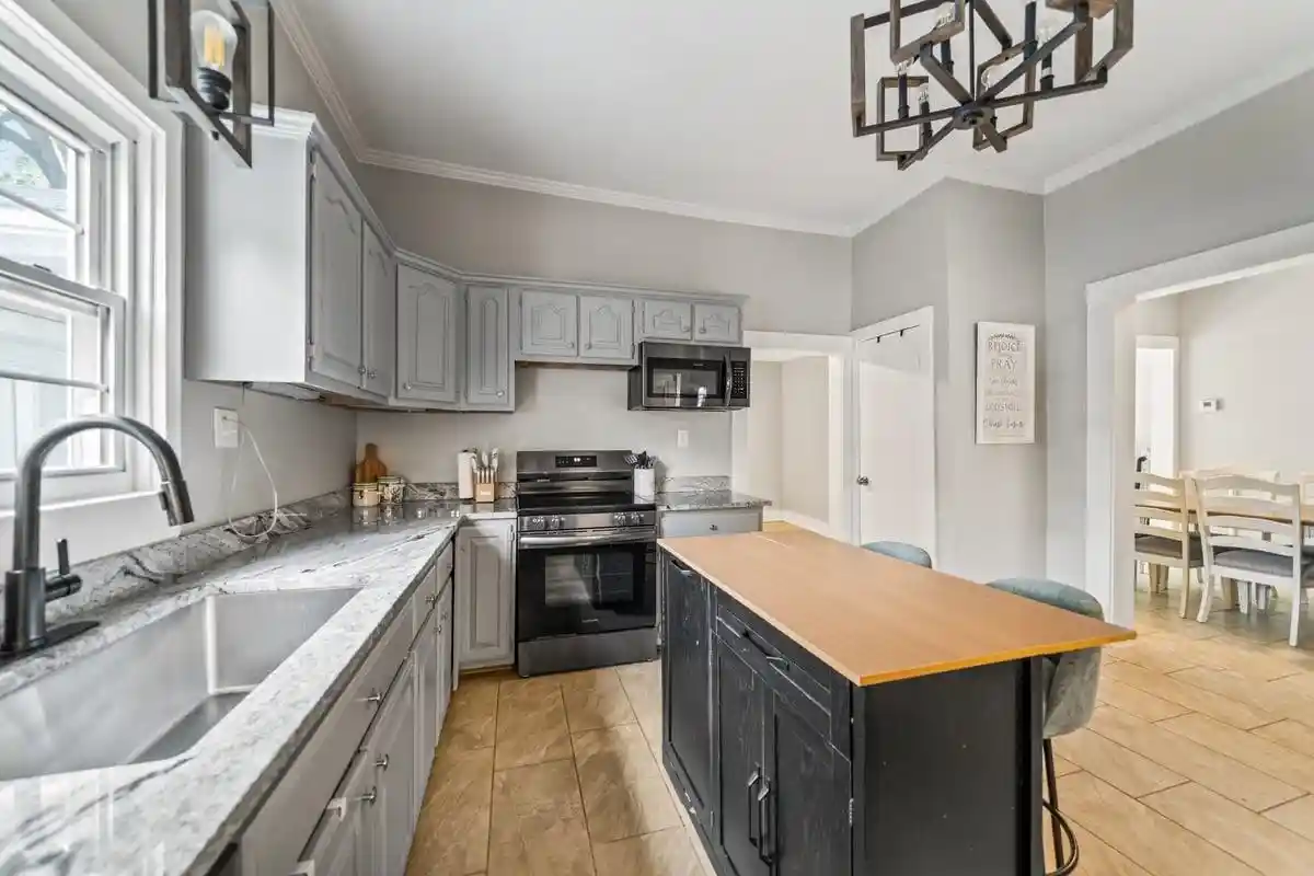 Photo 3 of Single family home for sale at 805 S Main St, Covington, TN 38019 | MLS# 10229327 | Listing updated on 2026-08-29