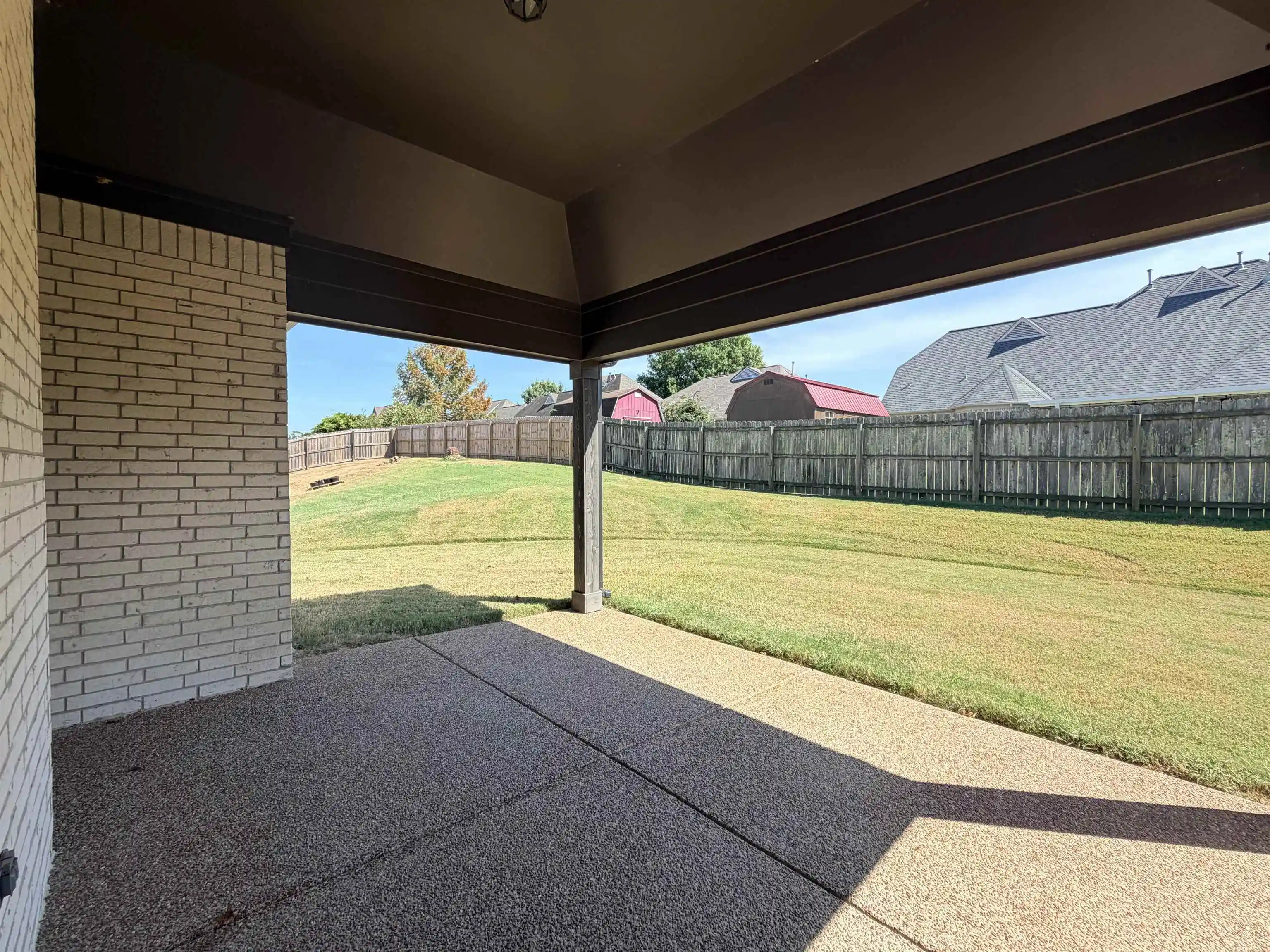 Photo 3 of Sale Pending at 50 Whispering Creek Dr, Oakland, TN 38060 | MLS# 10229332 | Listing updated on 2026-08-30