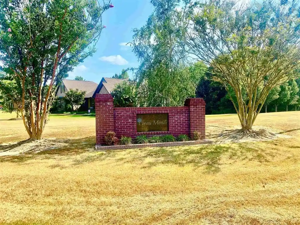 Photo 3 of Single family home for sale at 86 Grand Dr, Michie, TN 38357 | MLS# 10229333 | Listing updated on 2026-10-01