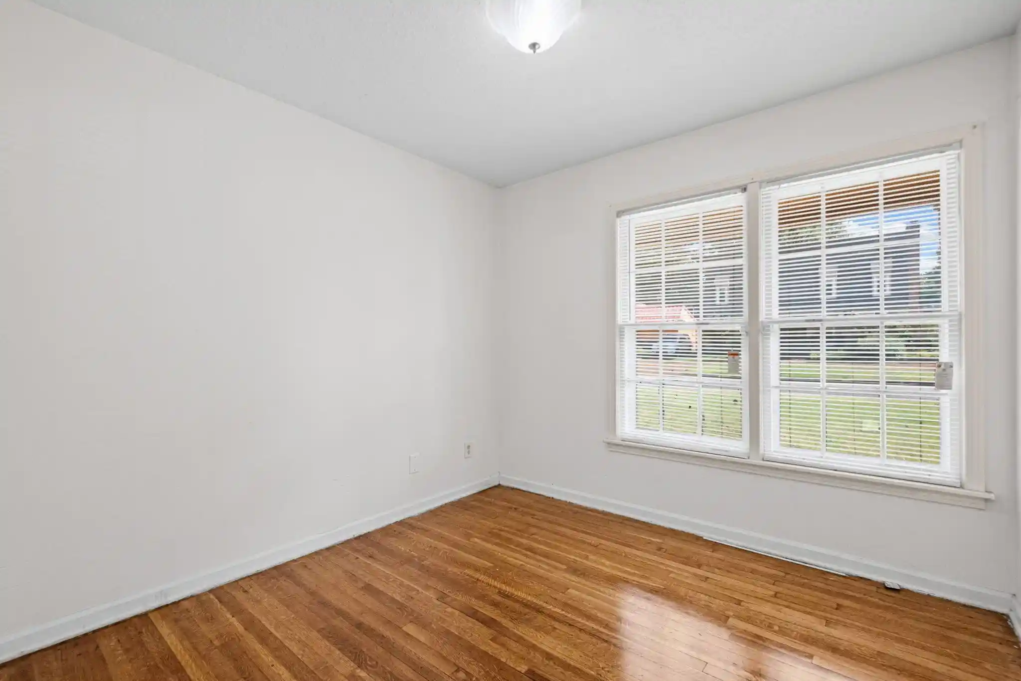 Photo 3 of Sale Pending at 1742 San Bernardo Ave, Memphis, TN 38116 | MLS# 10229335 | Listing updated on 2026-09-07